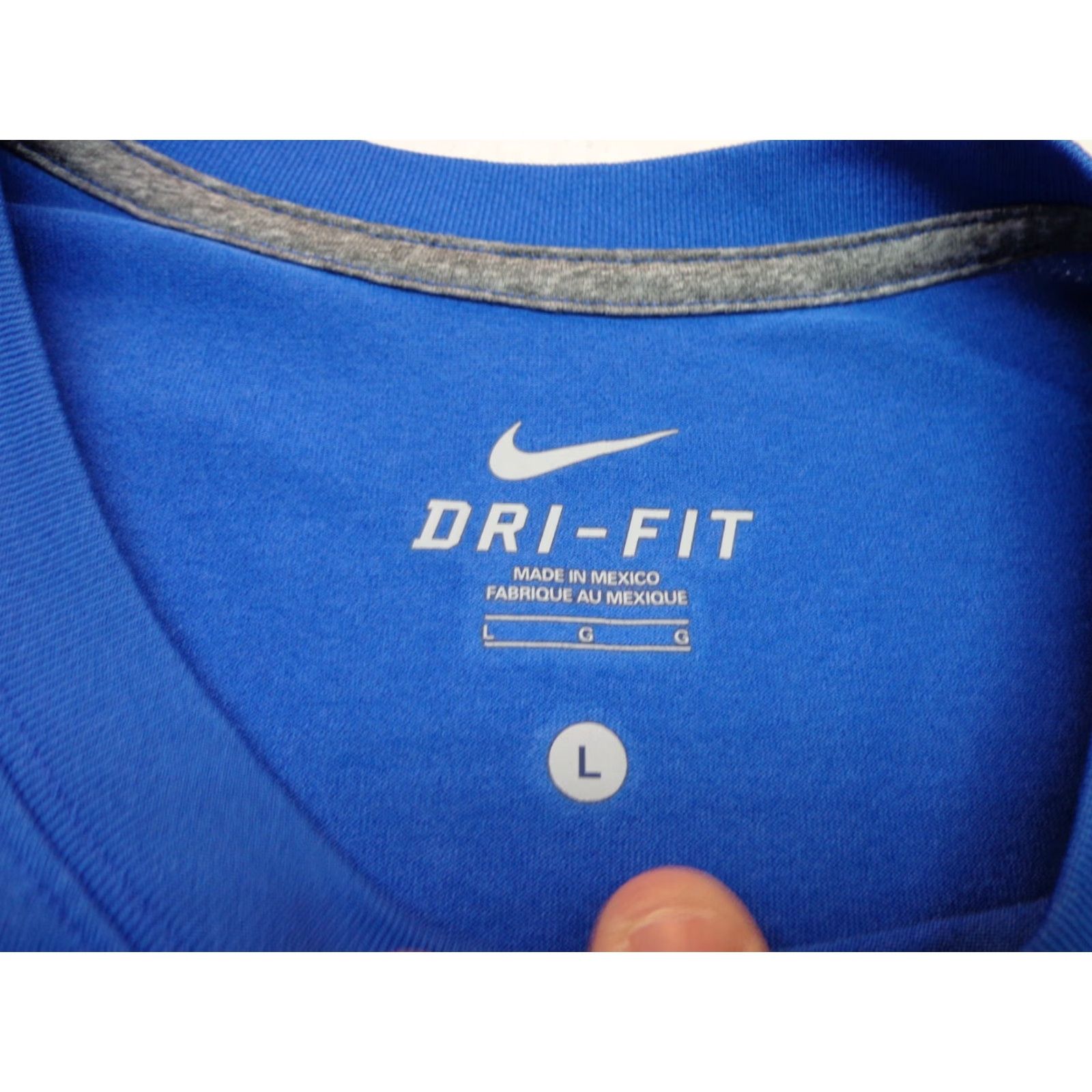 Nike Nike Dri-Fit T Shirt Size Large Men Blue Swoosh Athletic Crew Neck Short Sleeve Vintage No Size US L / EU 52-54 / 3 - 4 Thumbnail