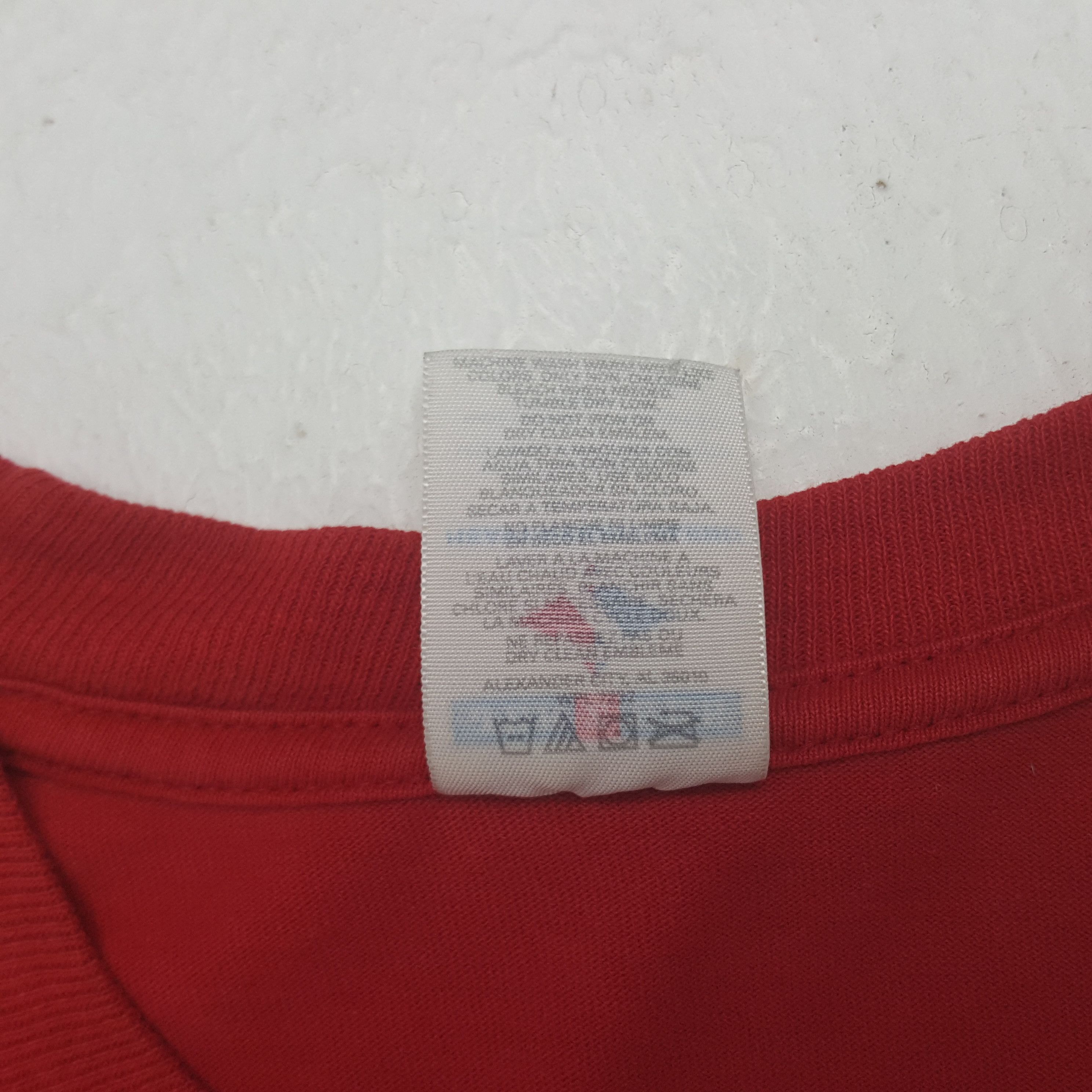 Band Tees Vintage Taking Back Sunday American Rock Band T-shirt Size US M / EU 48-50 / 2 - 5 Thumbnail