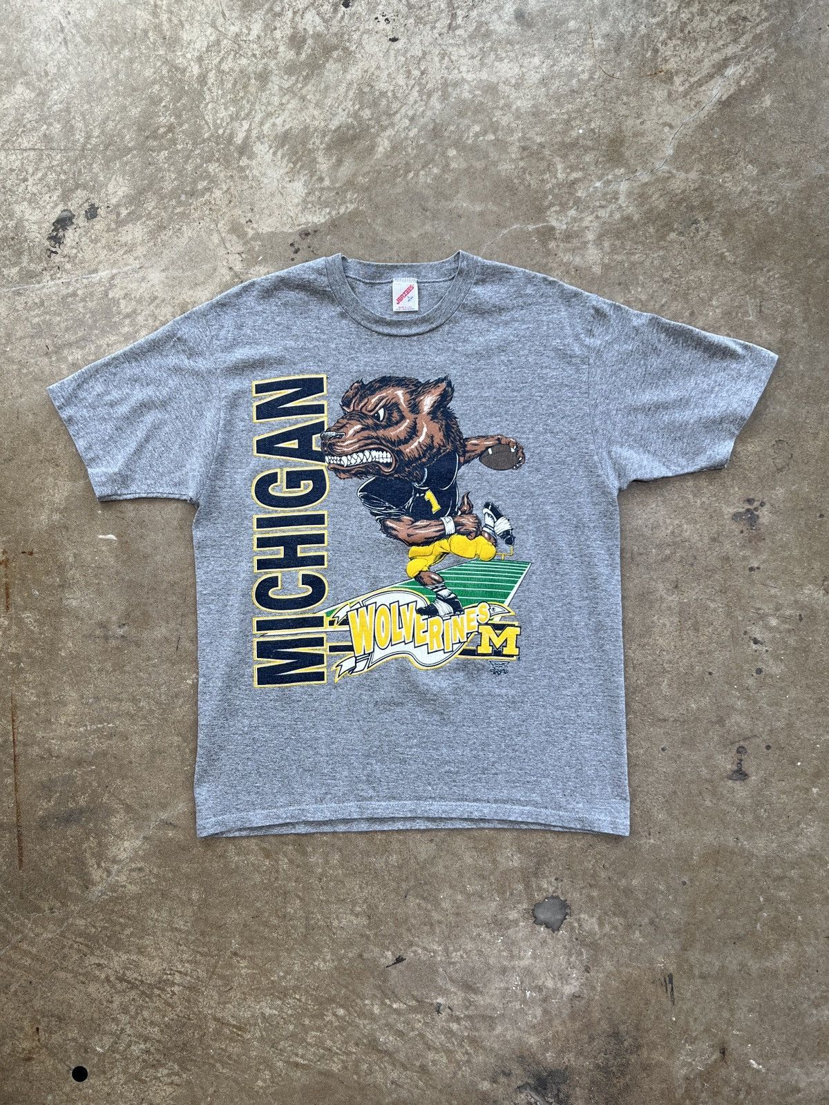 NCAA Vintage 80s NCAA Michigan Wolverines Football Tee Large Size US L / EU 52-54 / 3 - 2 Thumbnail