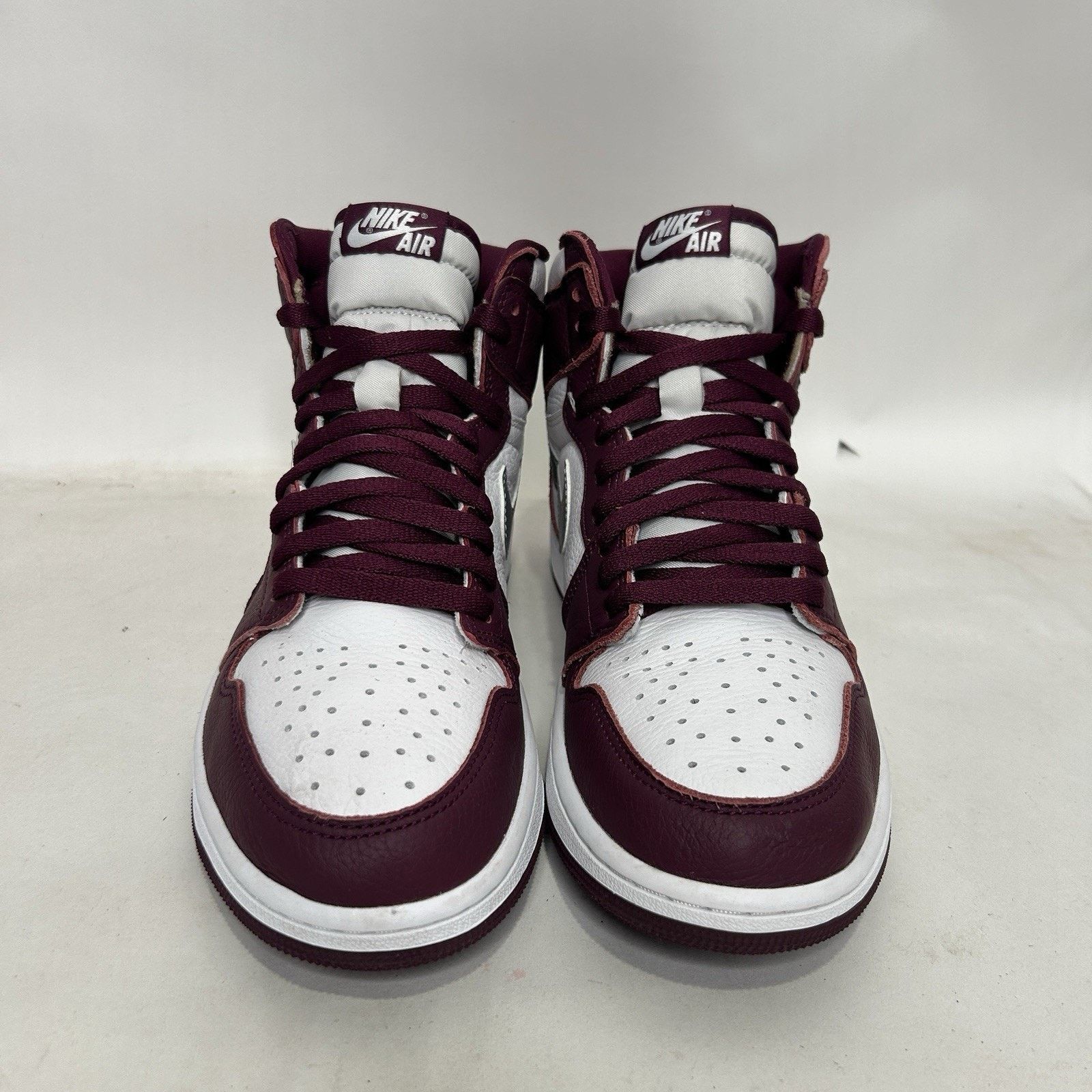 Nike Nike Air Jordan 1 Retro High OG “Bordeaux” Size US 9.5 / EU 42-43 - 2 Thumbnail