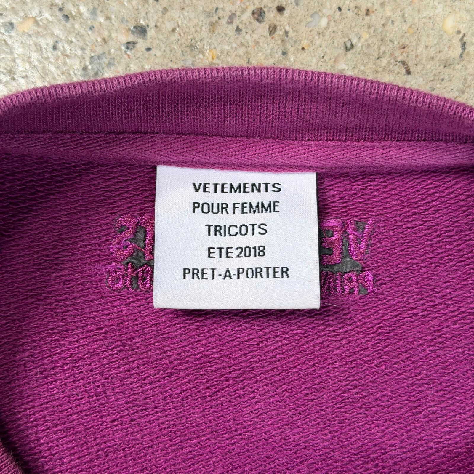 Vetements Vetements Asymmetric Sweater Size US S / EU 44-46 / 1 - 10 Thumbnail