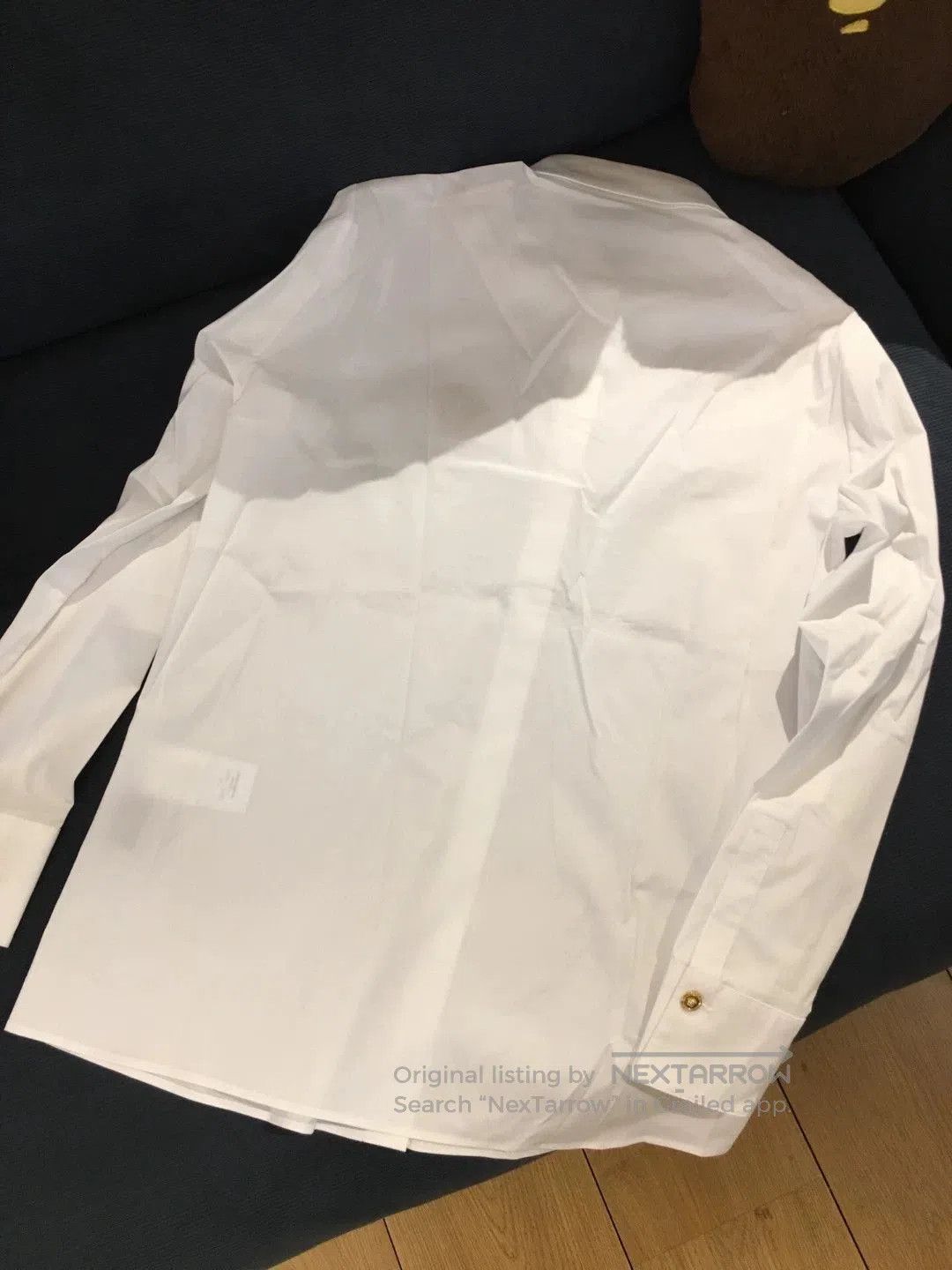 Versace versace white dress shirt with gold emblem. Size US M / EU 48-50 / 2 - 3 Thumbnail