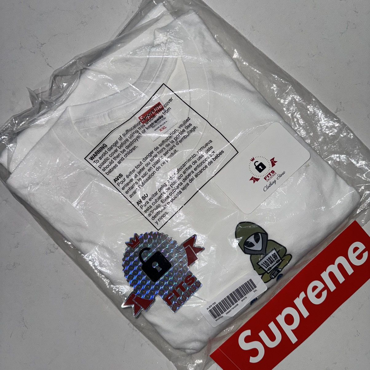 Supreme Supreme Alien Tee XXL Brand New in plastic Size US XXL / EU 58 / 5 - 1 Thumbnail