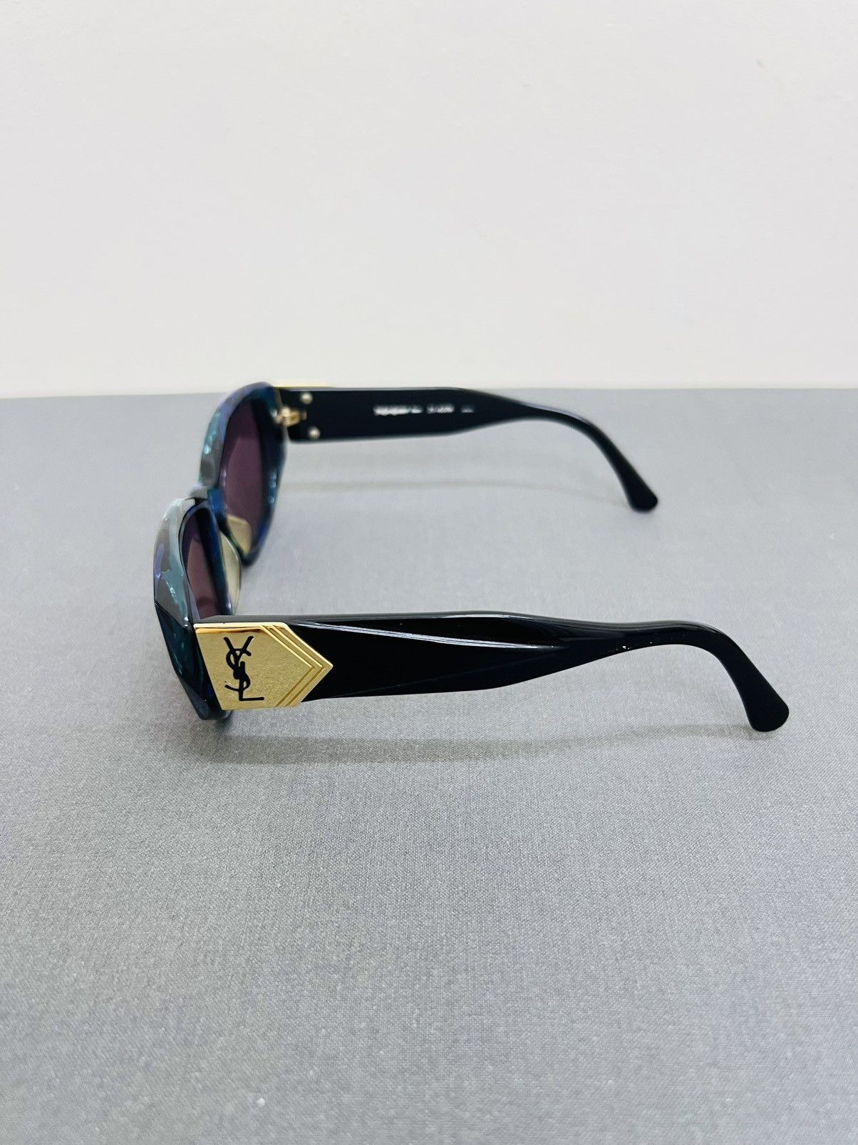 Yves Saint Laurent Y2K YSL Yves Saint Laurent Sunglasses Size ONE SIZE - 8 Thumbnail