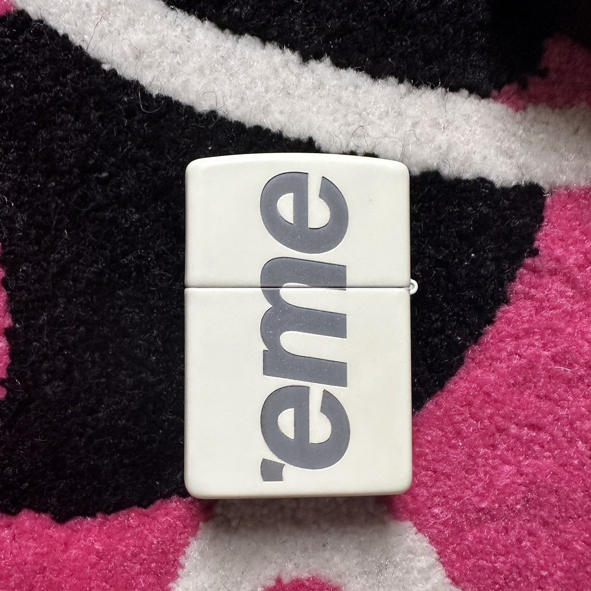 Supreme × Zippo Supreme glow in the dark zippo brand new never used Size ONE SIZE - 7 Thumbnail