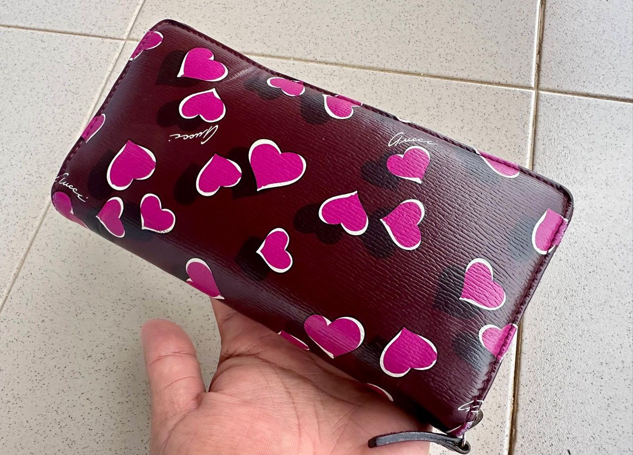 Gucci Authentic Gucci Betty Interlocking G Heartbeat Print Zippy Size ONE SIZE - 2 Thumbnail