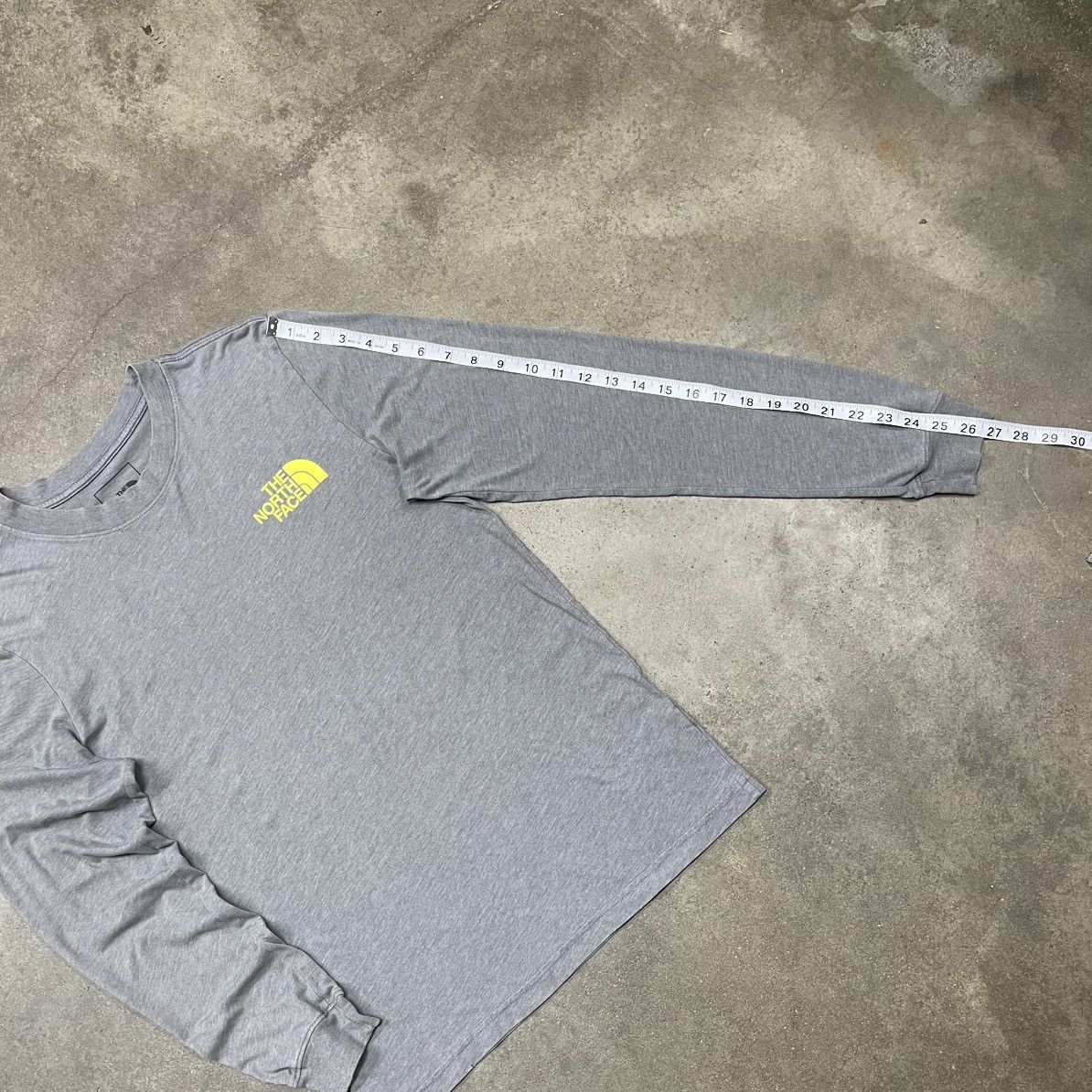 The North Face The North Face Gray Graphic Crew Neck Long Sleeve Shirt Size US S / EU 44-46 / 1 - 6 Thumbnail