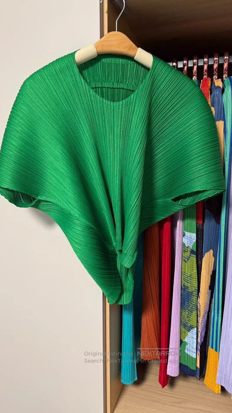 Issey Miyake Issey Miyake Green Top Size M / US 6-8 / IT 42-44 - 1 Thumbnail