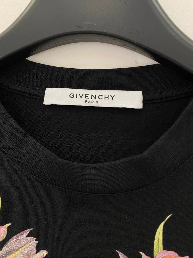 Other Givenchy Orchid T-Shirt Size US S / EU 44-46 / 1 - 2 Thumbnail