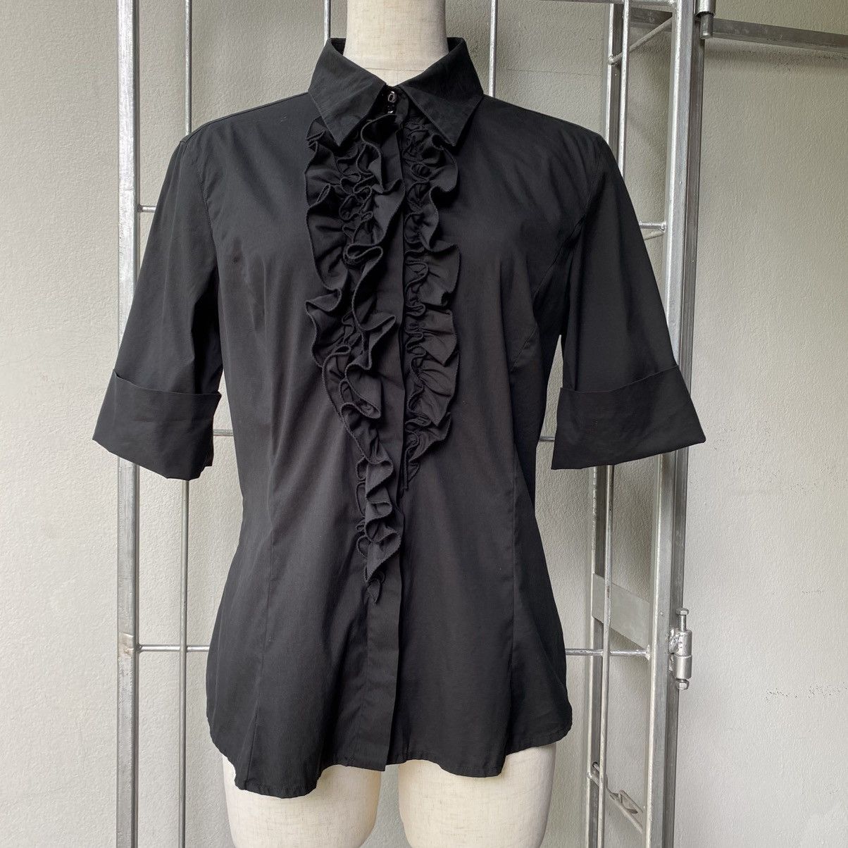 Max Mara Max Mara Black Fitted Cotton Ruffle Collar Shirt Size M / US 6-8 / IT 42-44 - 1 Thumbnail