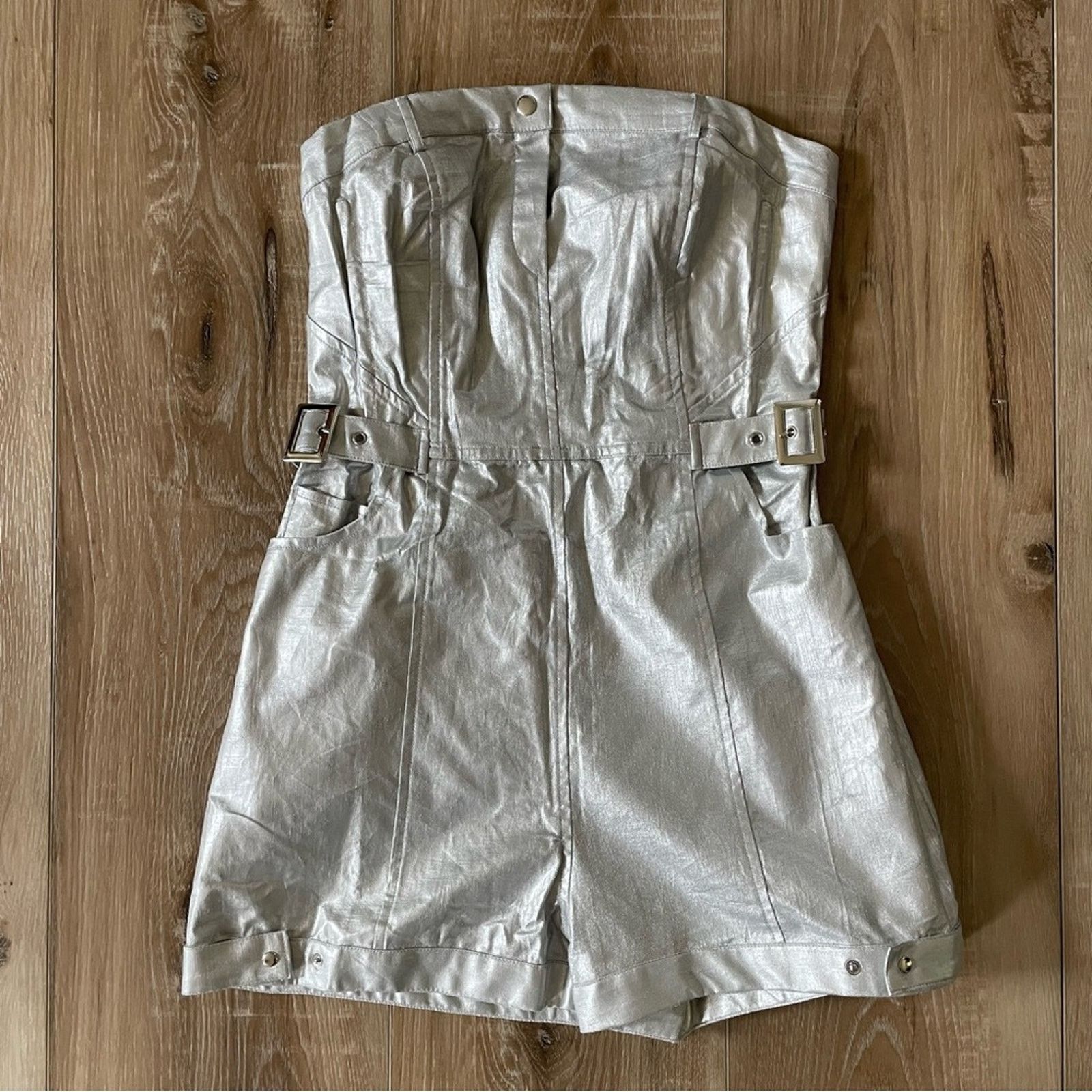 Urban Outfitters Urban Outfitters Yara Metallic Strapless Romper M Size 28" / US 6 / IT 42 - 1 Thumbnail
