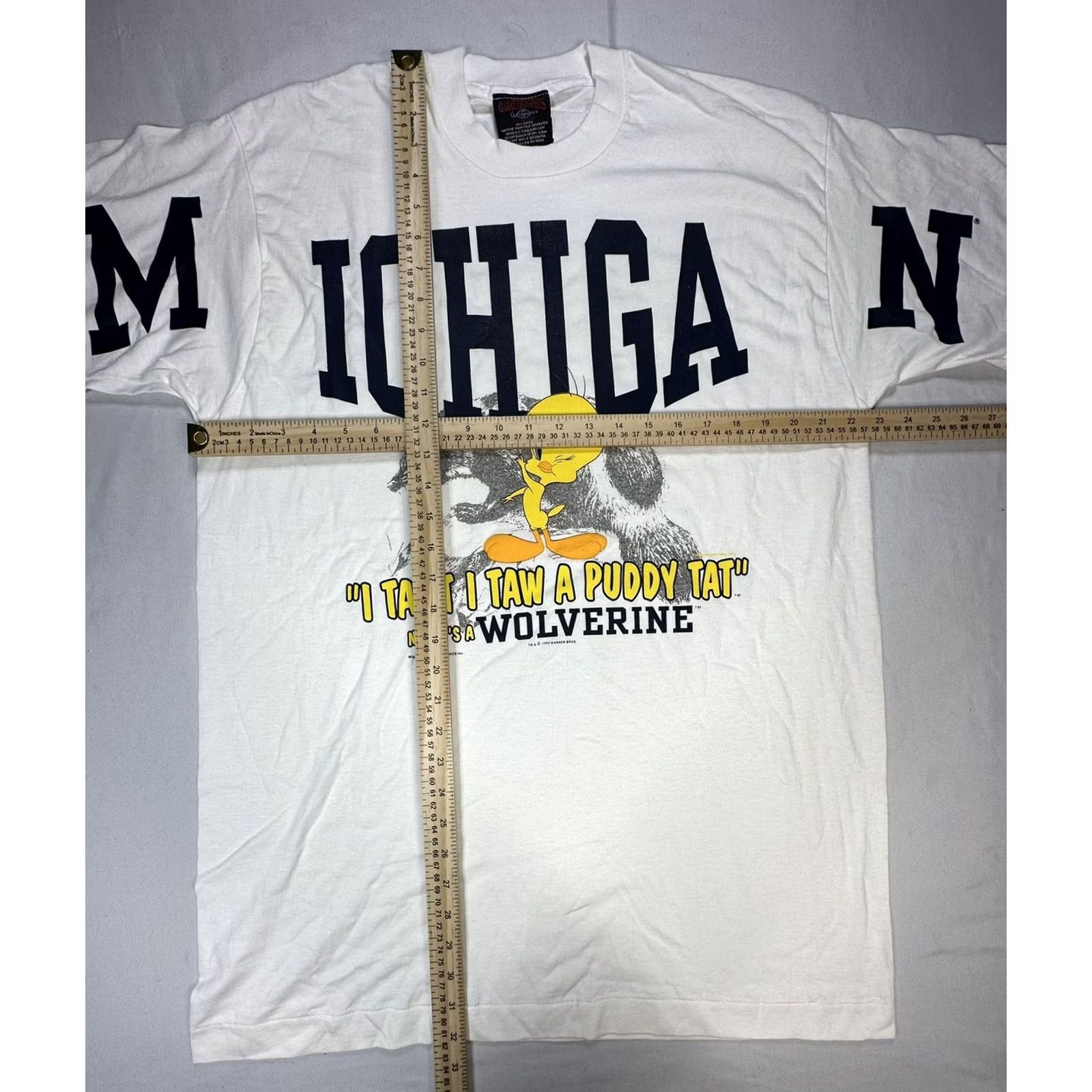 Vintage VINTAGE Michigan Wolverines Tweety T-Shirt 1993 USA Made White XL Crew Neck Short Sleeve Unisex Adults Graphic 90s Verified Size US XL / EU 56 / 4 - 2 Thumbnail