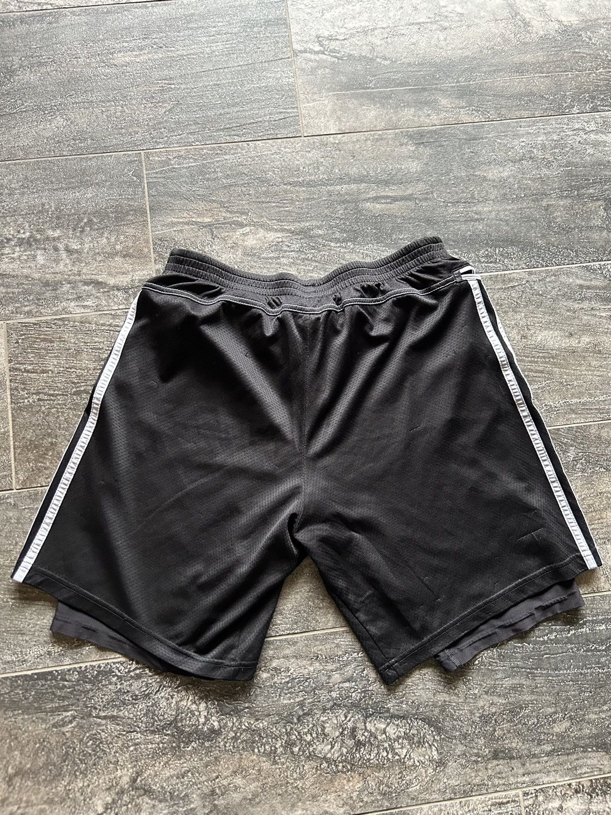 Adidas Adidas Vintage Kanye Yeezy Style Black Athletic Shorts Size US 32 / EU 48 - 2 Thumbnail