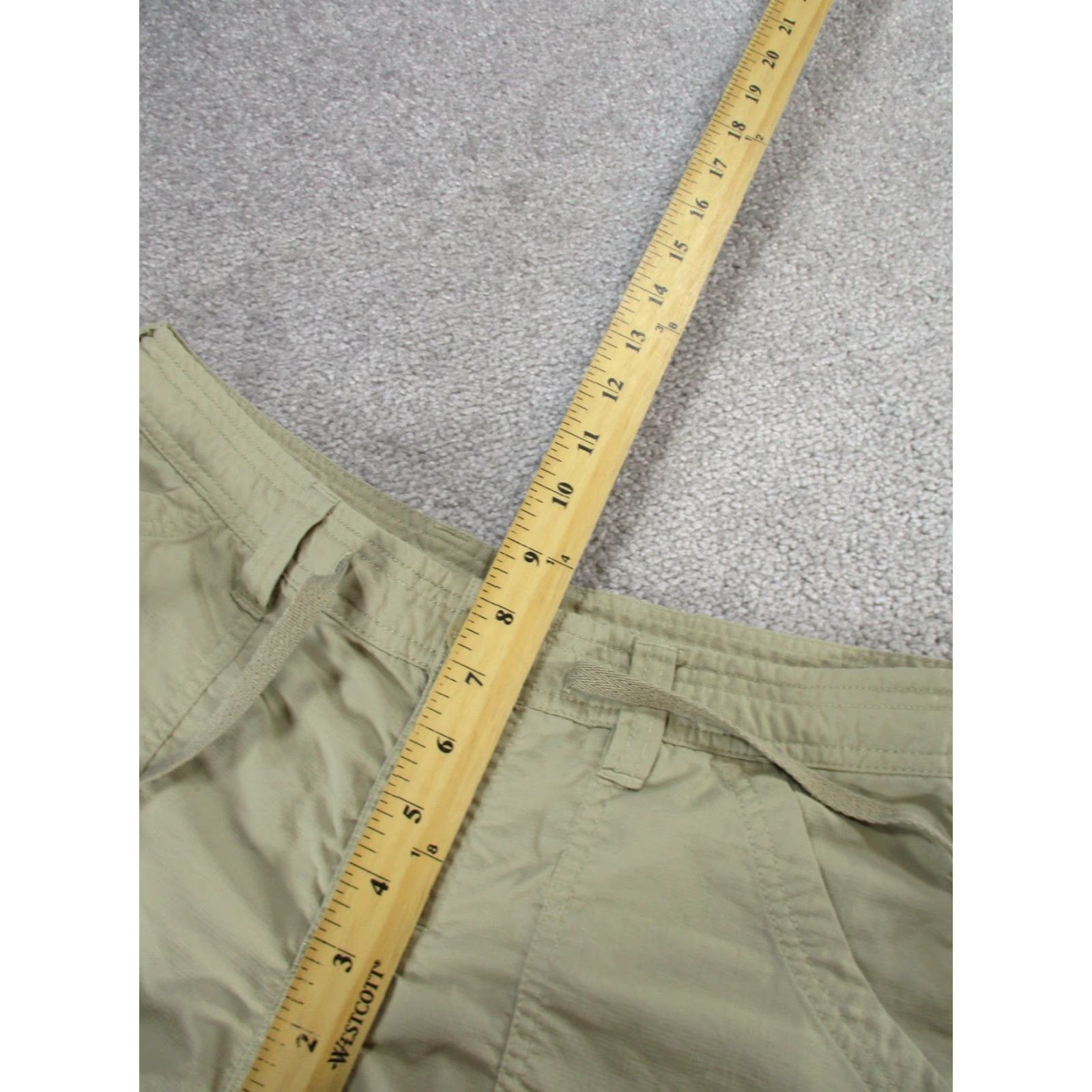 The North Face VINTAGE The North Face Shorts Womens 4 Beige Lightweight Nylon Hiking 5" Size 27" / US 4 / IT 40 - 6 Thumbnail
