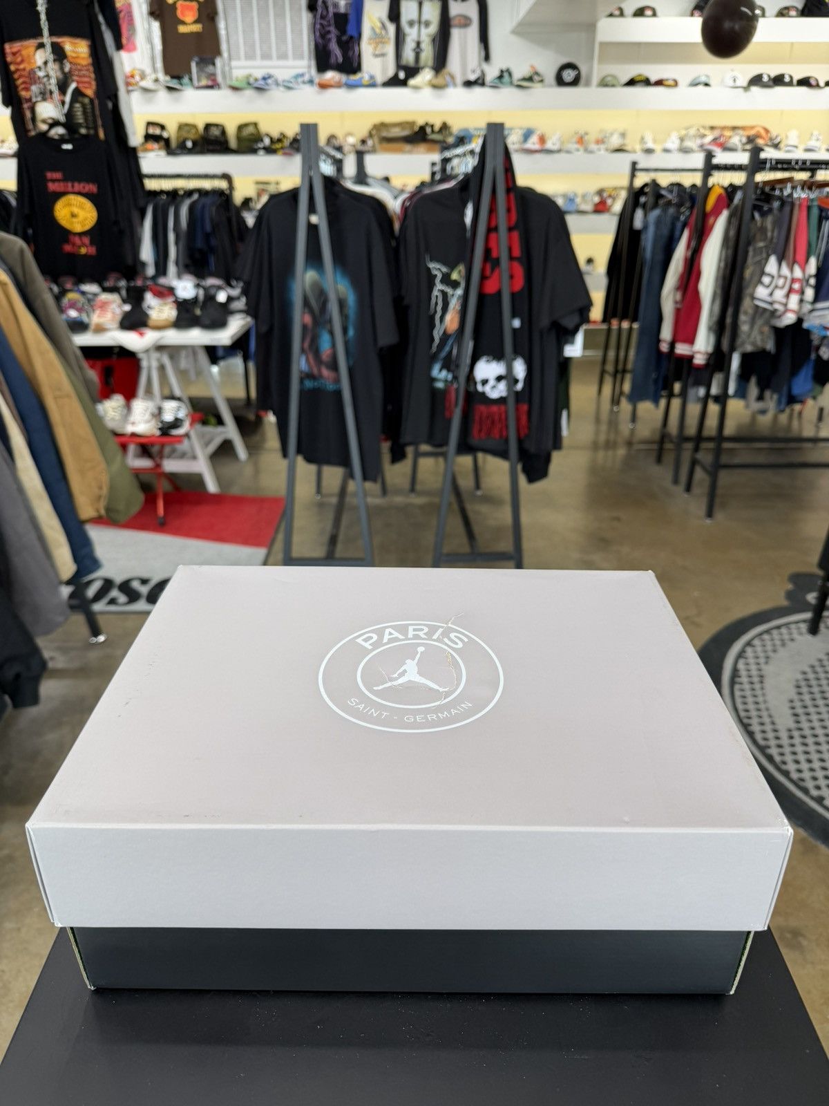Jordan Brand Air Jordan 5 Low PSG Size 7.5 (2022) Size US 7.5 / EU 40-41 - 15 Thumbnail