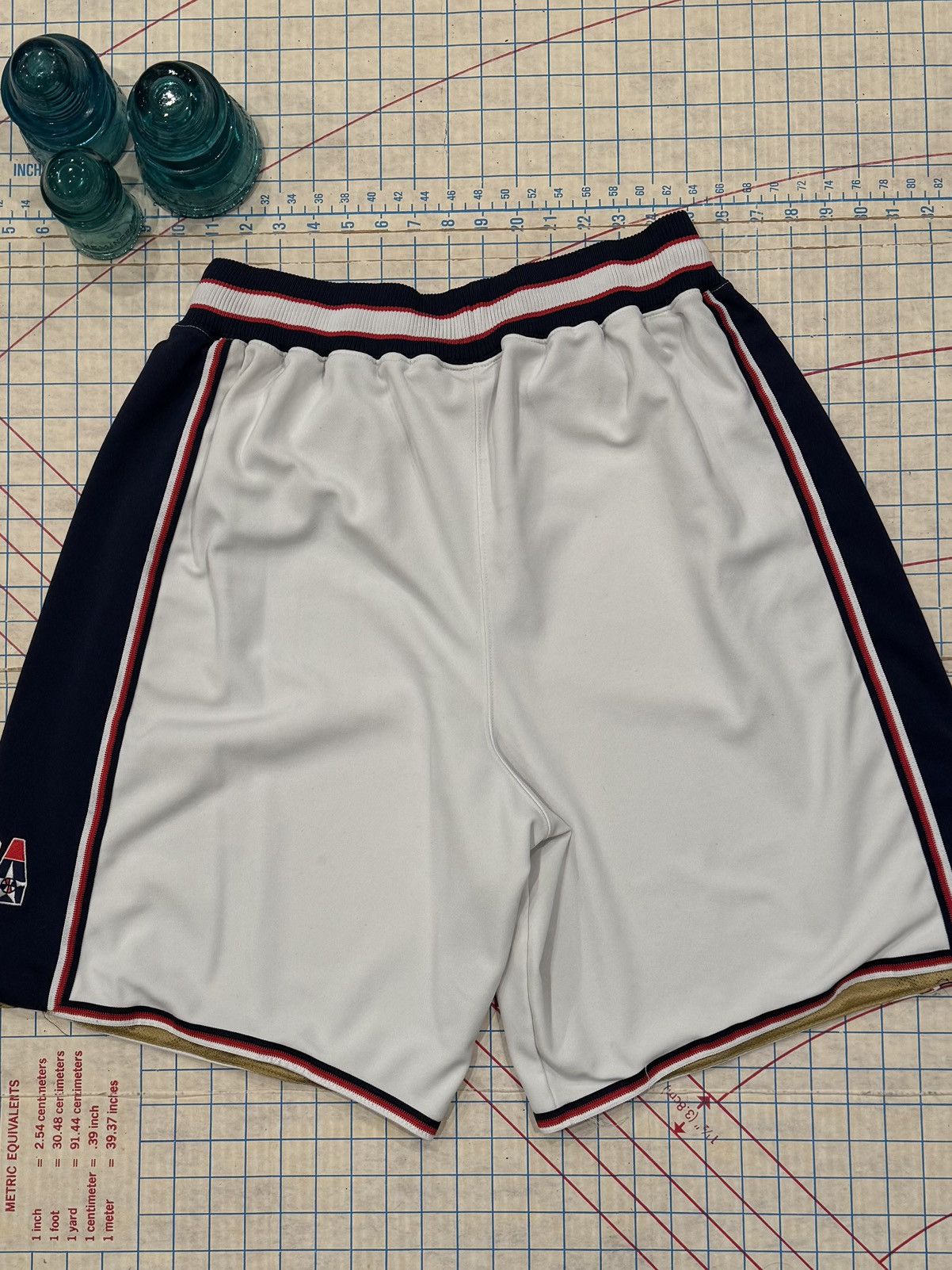 Nike Vintage Nike USA Basketball Shorts White With Wear XXL Mens Size US 38 / EU 54 - 11 Thumbnail