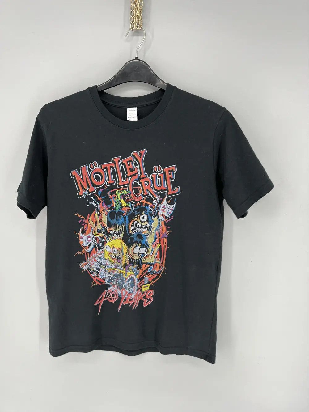 Band Tees Vintage Y2K Motley Crue Tour Tee Band Rock T Shirt Size US M / EU 48-50 / 2 - 3 Thumbnail