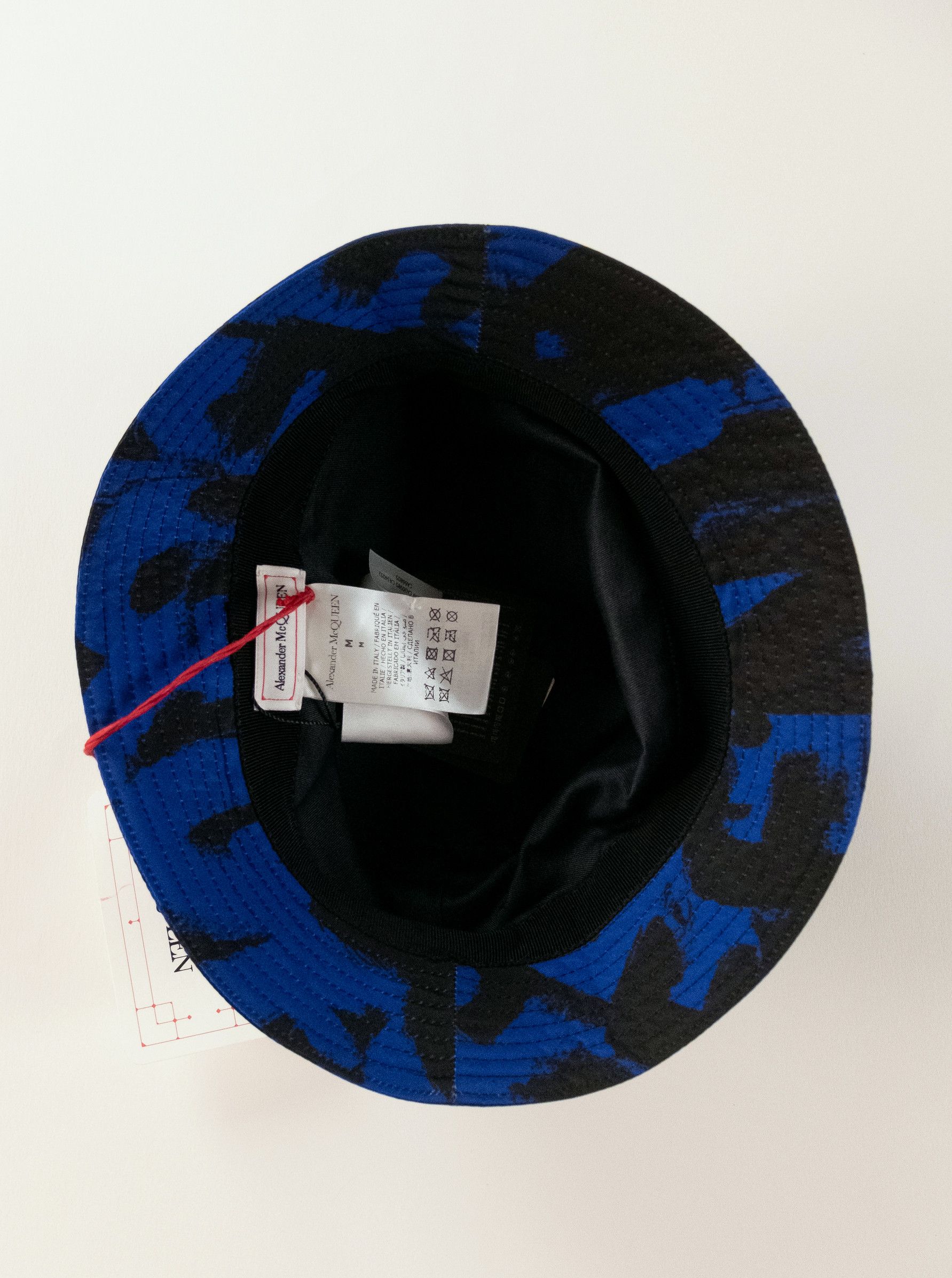 Alexander McQueen ALEXANDER MCQUEEN blue black graffiti print bucket hat M q Size ONE SIZE - 7 Thumbnail