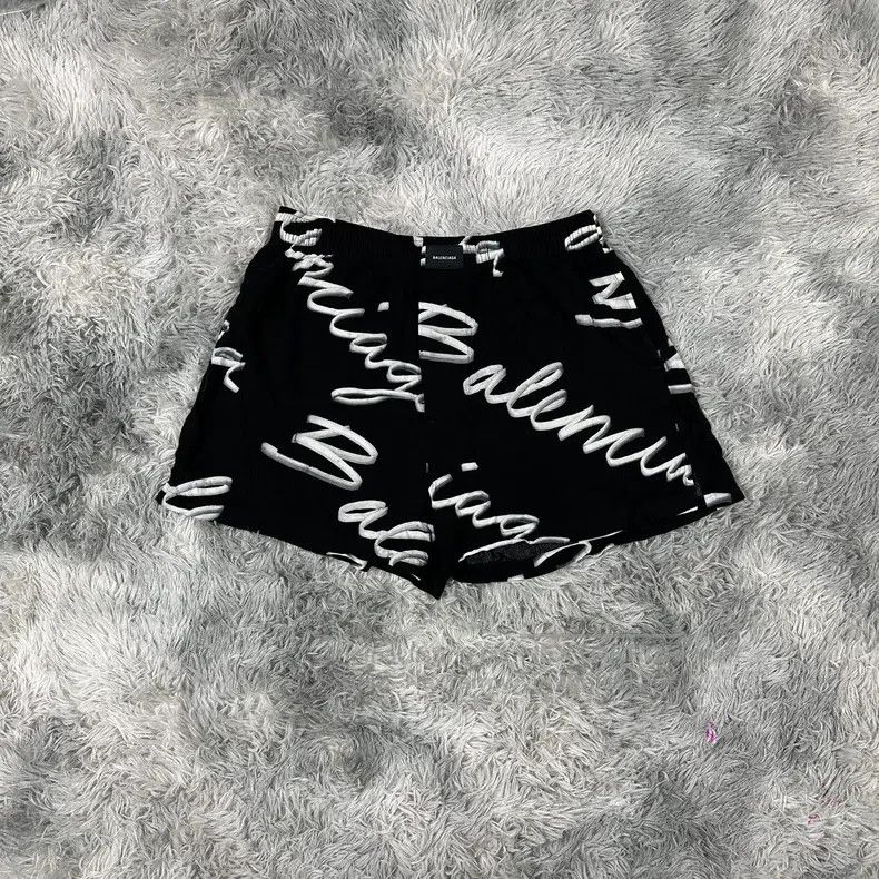Balenciaga Balenciaga Allover Letter Print and Bullet Logo Boardshort Size US 36 / EU 52 - 1 Thumbnail