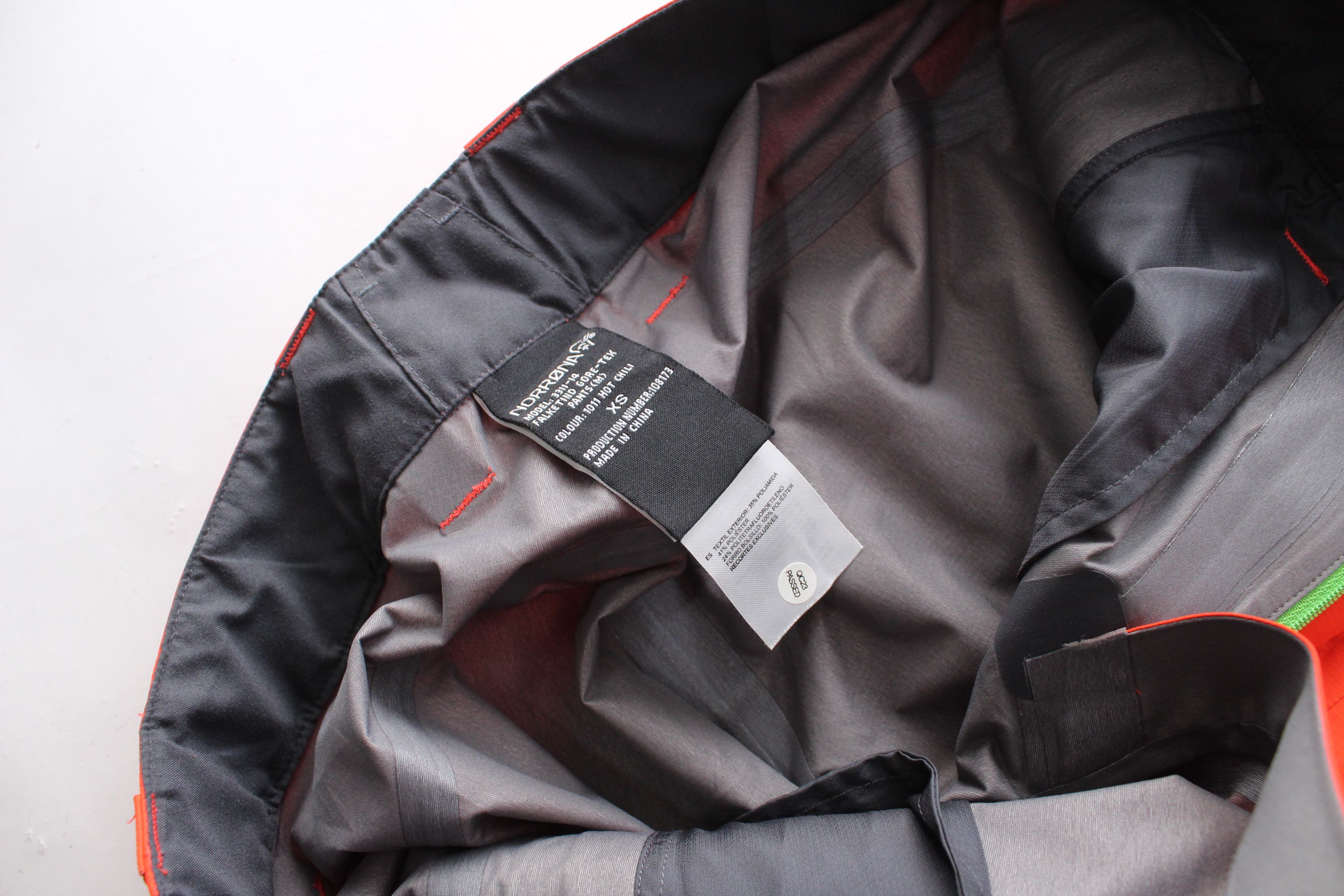 Goretex Norrona Falketind Gore Tex Pants Mens Size XS Outdoor Size US 28 / EU 44 - 11 Thumbnail