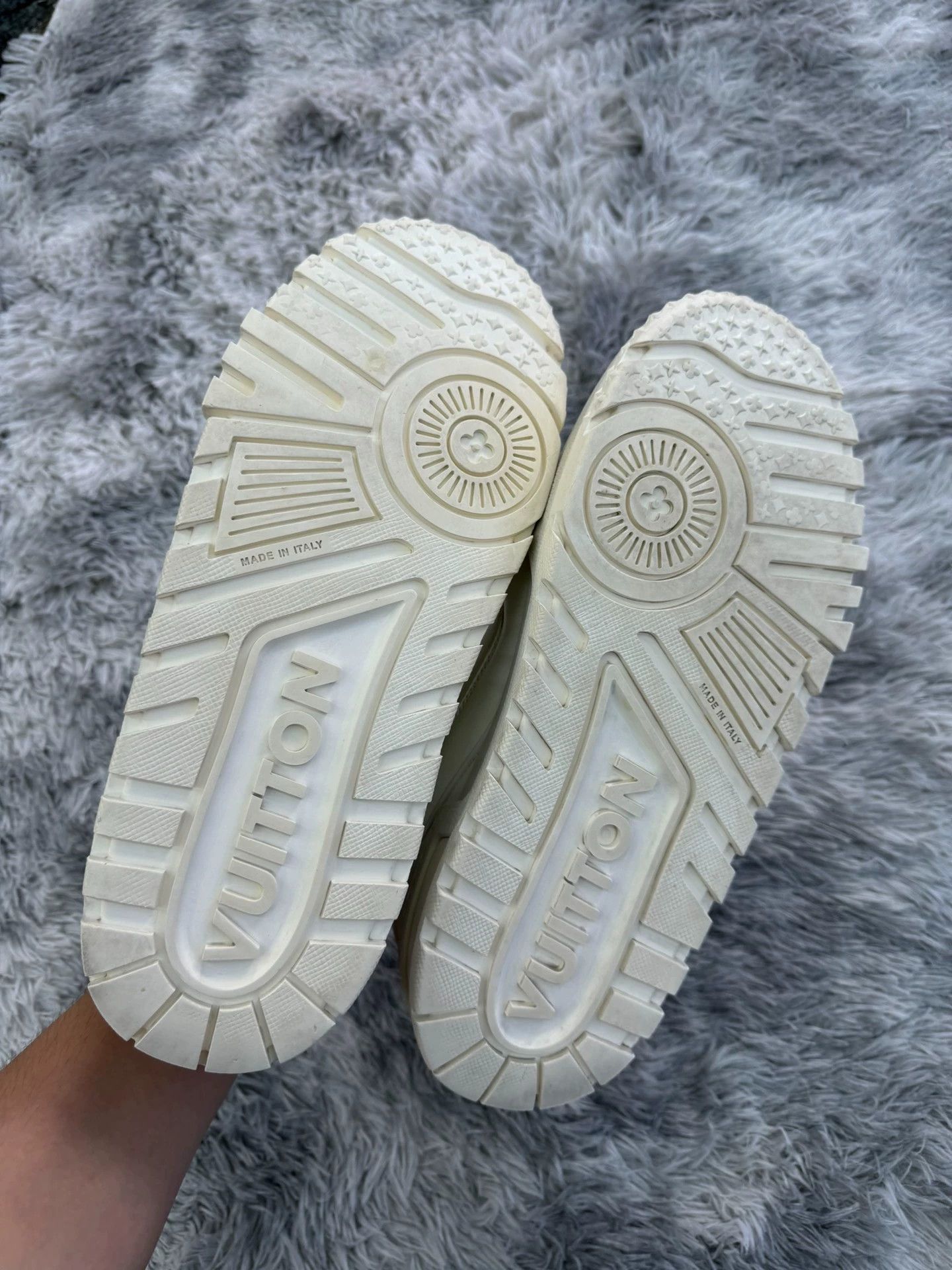 Louis Vuitton Louis Vuitton LV Trainer Maxi (White) Size US 10 / EU 43 - 3 Thumbnail