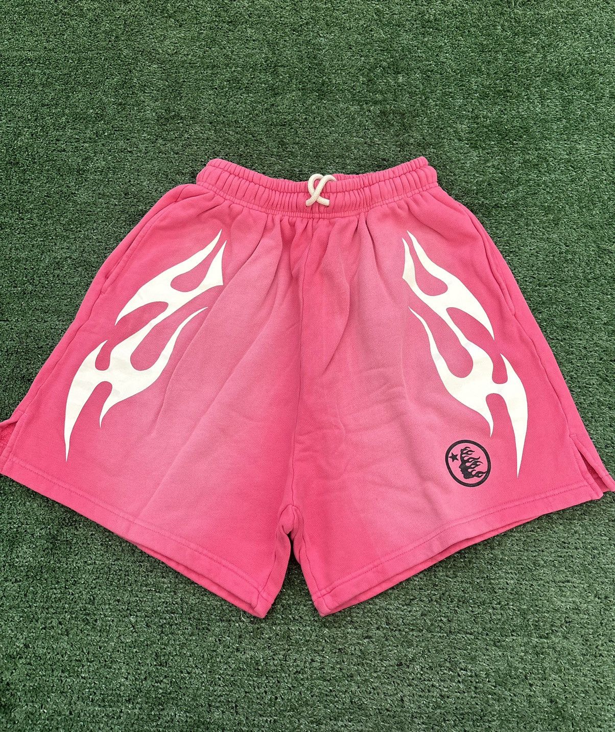 HELLSTAR Hellstar Pink White Flame Shorts Size US 28 / EU 44 - 1 Thumbnail
