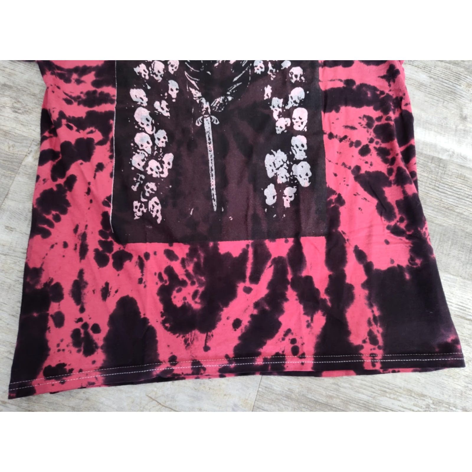 CO VINTAGE Post Malone Posty Co T-Shirt Hollywood Is Bleeding Tour Red Black Tie Dye Mens M Size US M / EU 48-50 / 2 - 2 Thumbnail