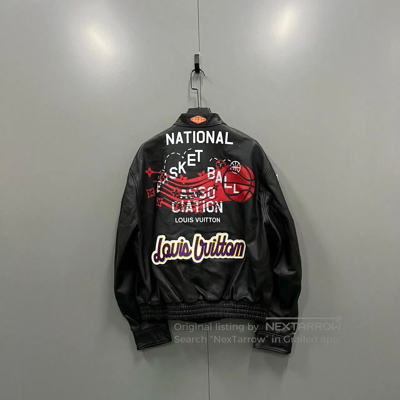 Louis Vuitton louis vuitton x nba embroidered leather baseball jacket. Size US L / EU 52-54 / 3 - 1 Thumbnail