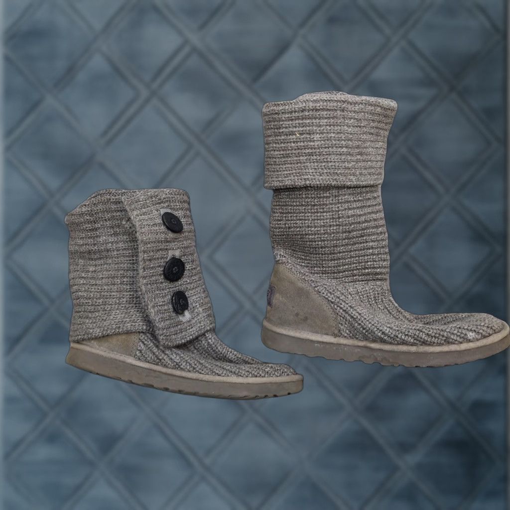 Ugg UGG Women Boots Mid-Calf Knit Shearling Gray 10 Wool Blend Button 5819 Size US 10 / IT 40 - 1 Thumbnail