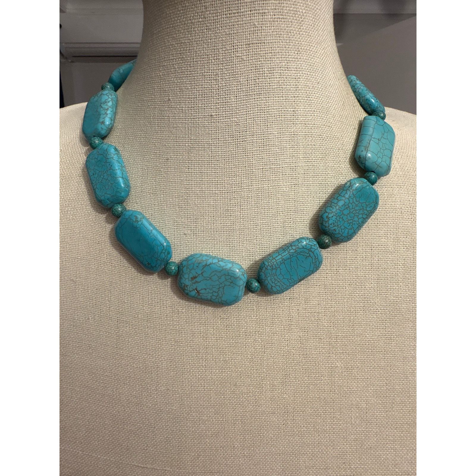 Other Dyed Howlite Turquoise Look 16” Statement Necklace Size ONE SIZE - 2 Thumbnail