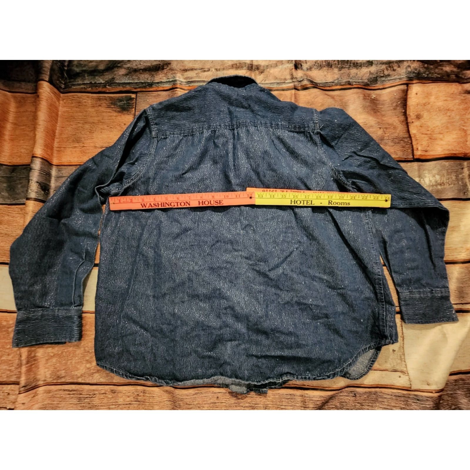 Disney VINTAGE Disney Denim Shirt Women XL Christmas Winnie the Pooh Tigger Santa Holiday Embroidered Glitter Button-Up Blue Denim Long Sleeve Size XL / US 12-14 / IT 48-50 - 2 Thumbnail