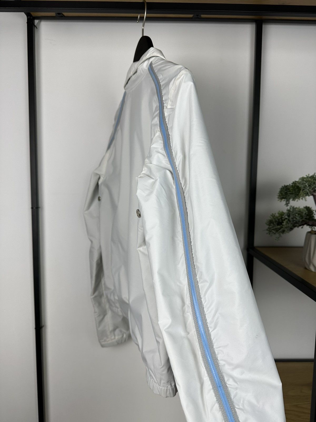 Prada Vintage Prada Nylon Jacket Red Tab Logo Track Women’s White Size M / US 6-8 / IT 42-44 - 7 Thumbnail