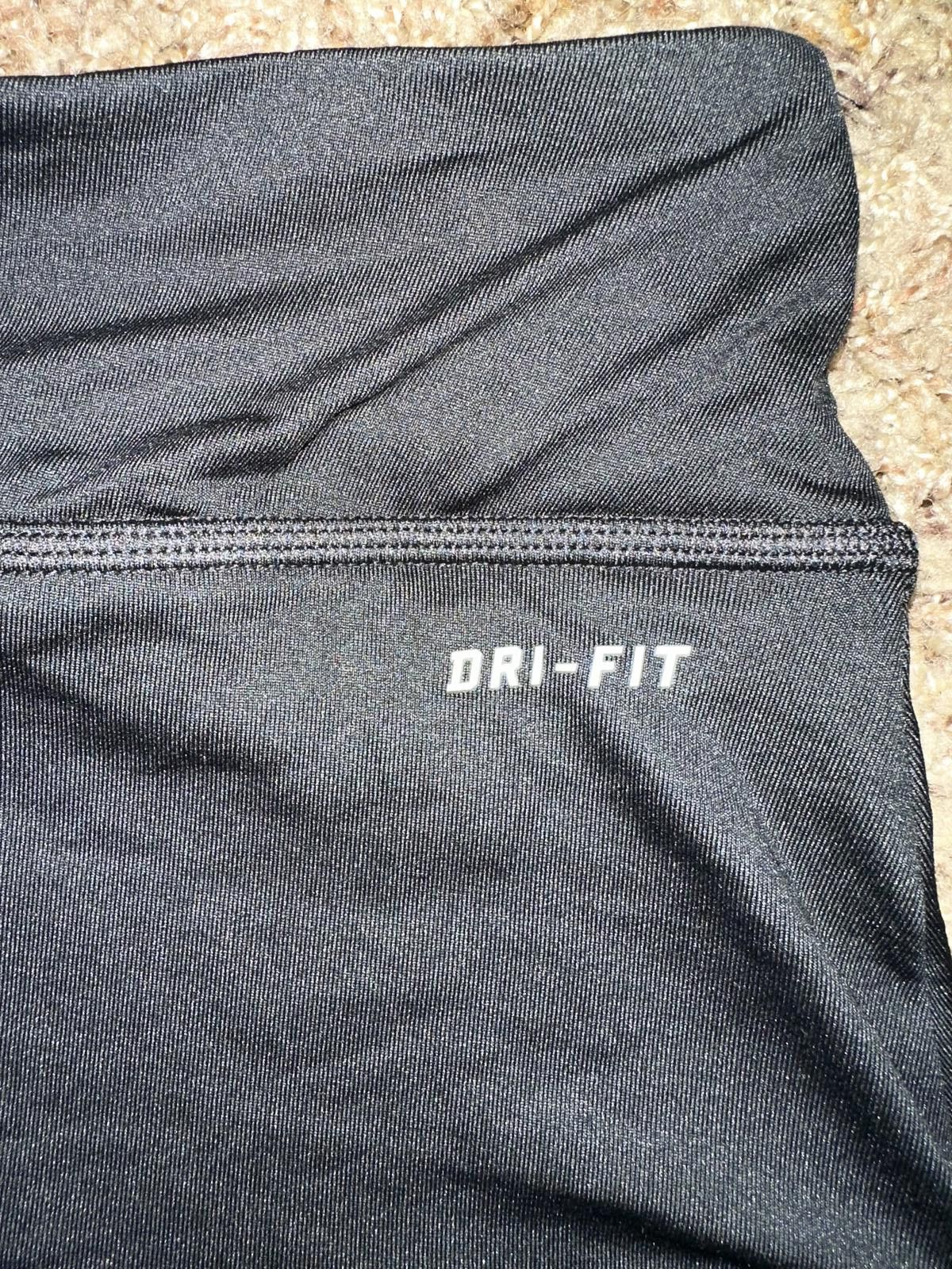 Designer Nike Women’s Flirty Knit Black/White Skirt Size 26" / US 2 / IT 38 - 6 Thumbnail