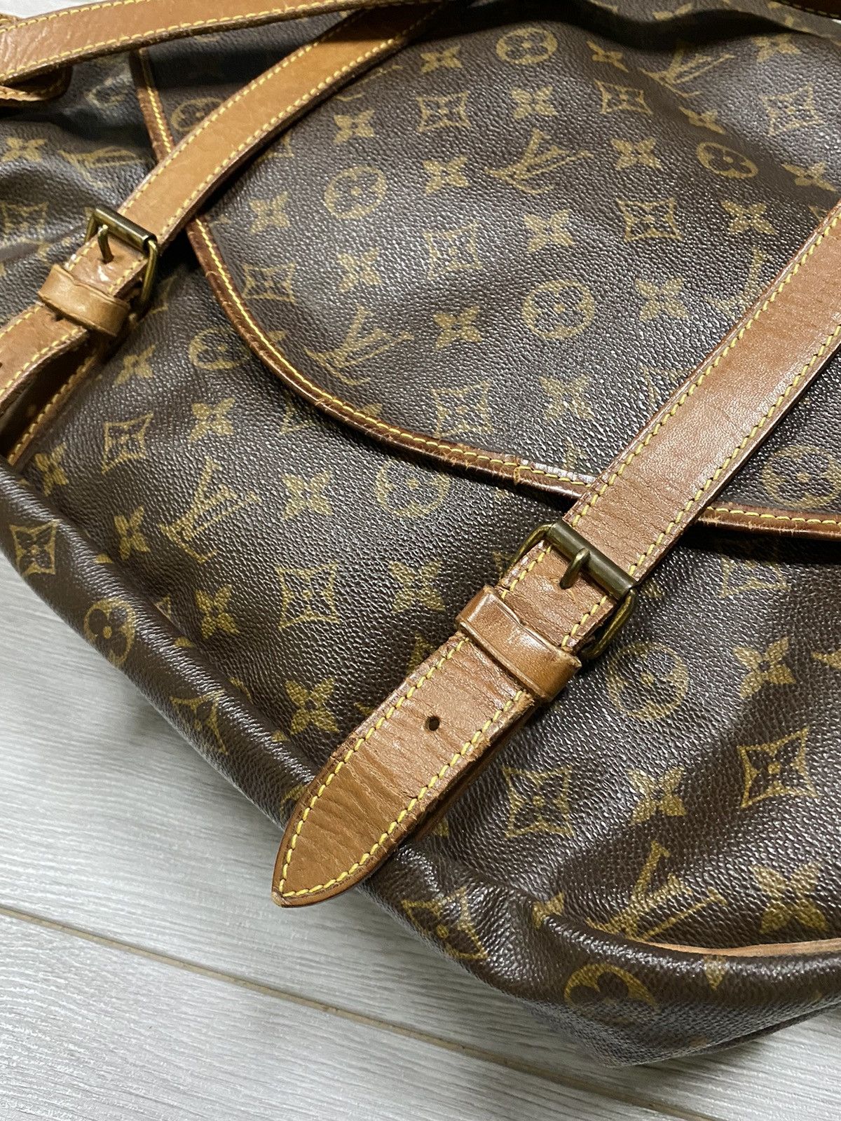 Louis Vuitton Louis Vuitton saumur crossbody bag LV monogram Size ONE SIZE - 4 Thumbnail