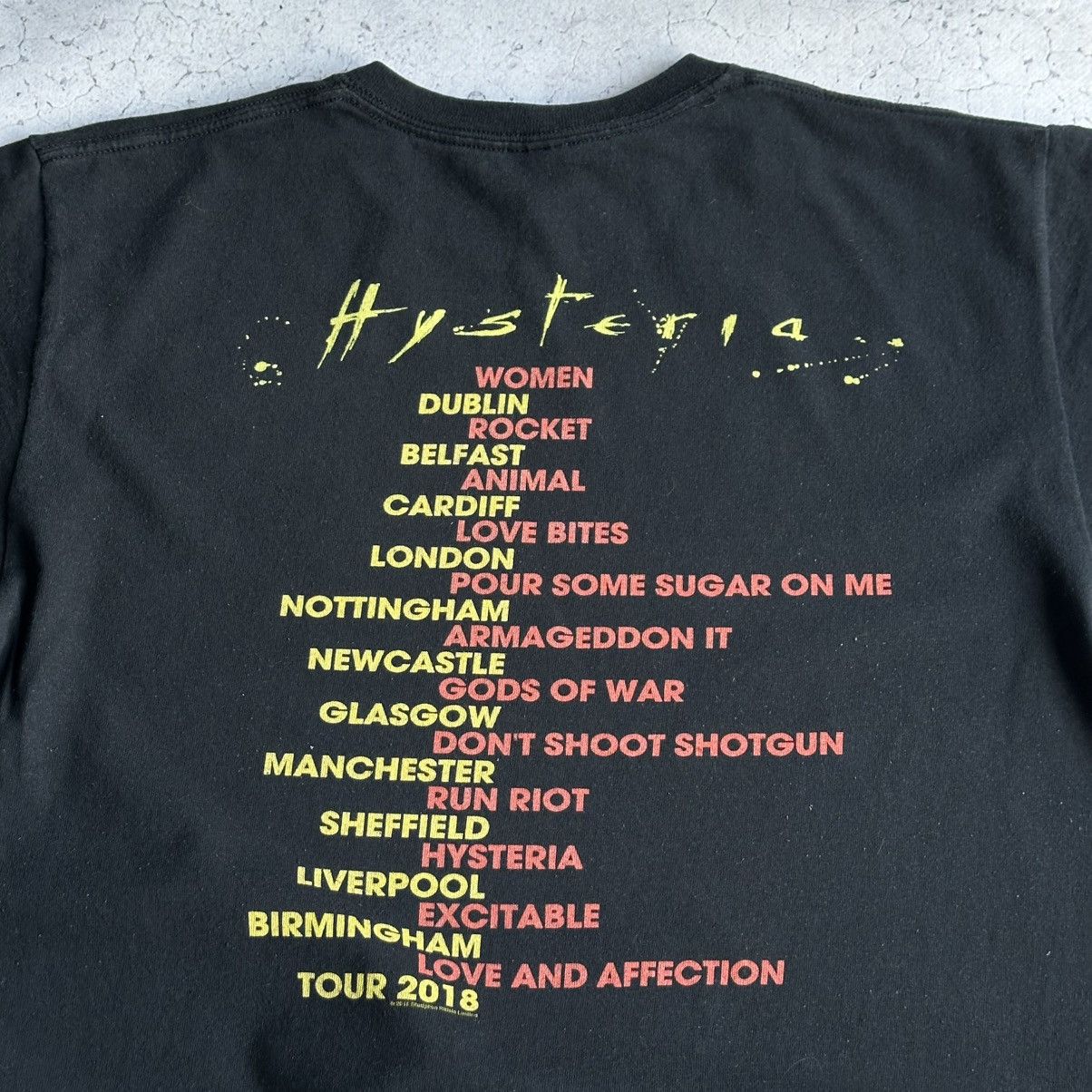 Band Tees Vintage y2k Def Leppard Hysteria Tour 2018 Band Tee Size US M / EU 48-50 / 2 - 5 Thumbnail