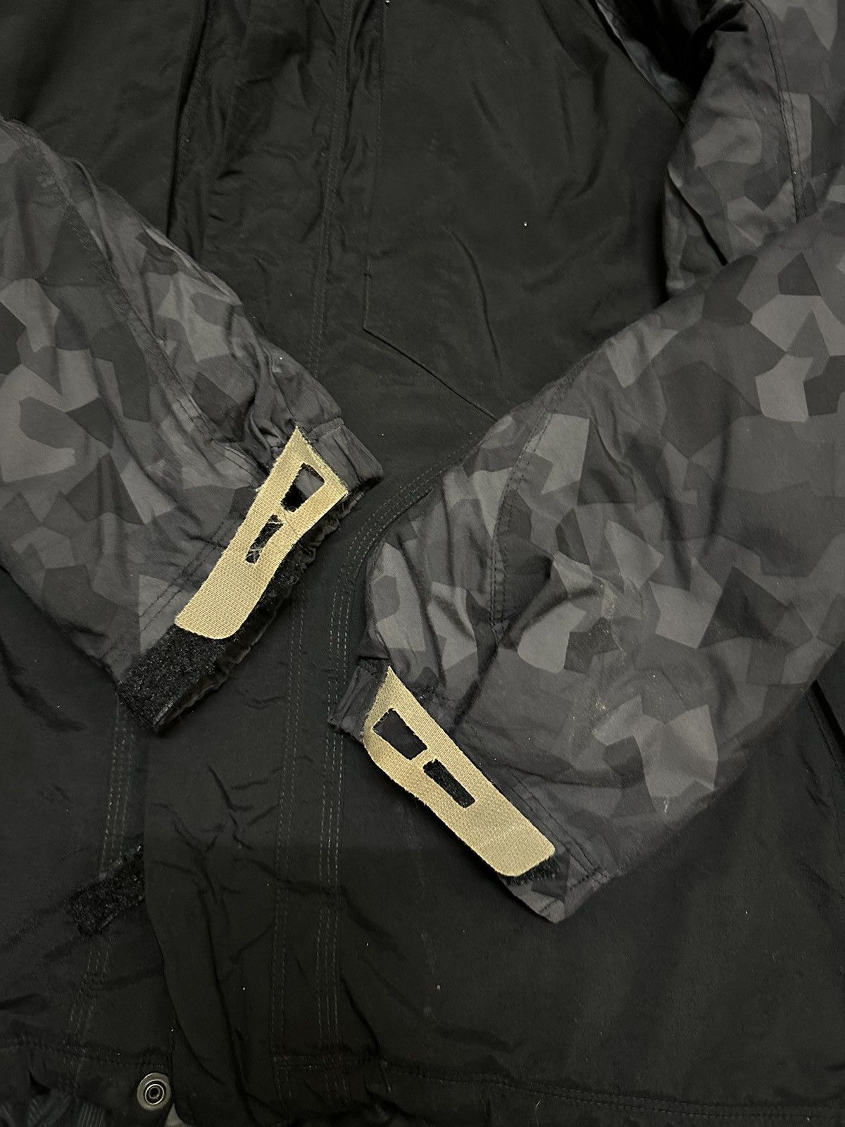 Nike × Nike ACG Nike ACG Padded Jacket Camo Sleeve Design Attachment Hoodies Size US L / EU 52-54 / 3 - 7 Thumbnail