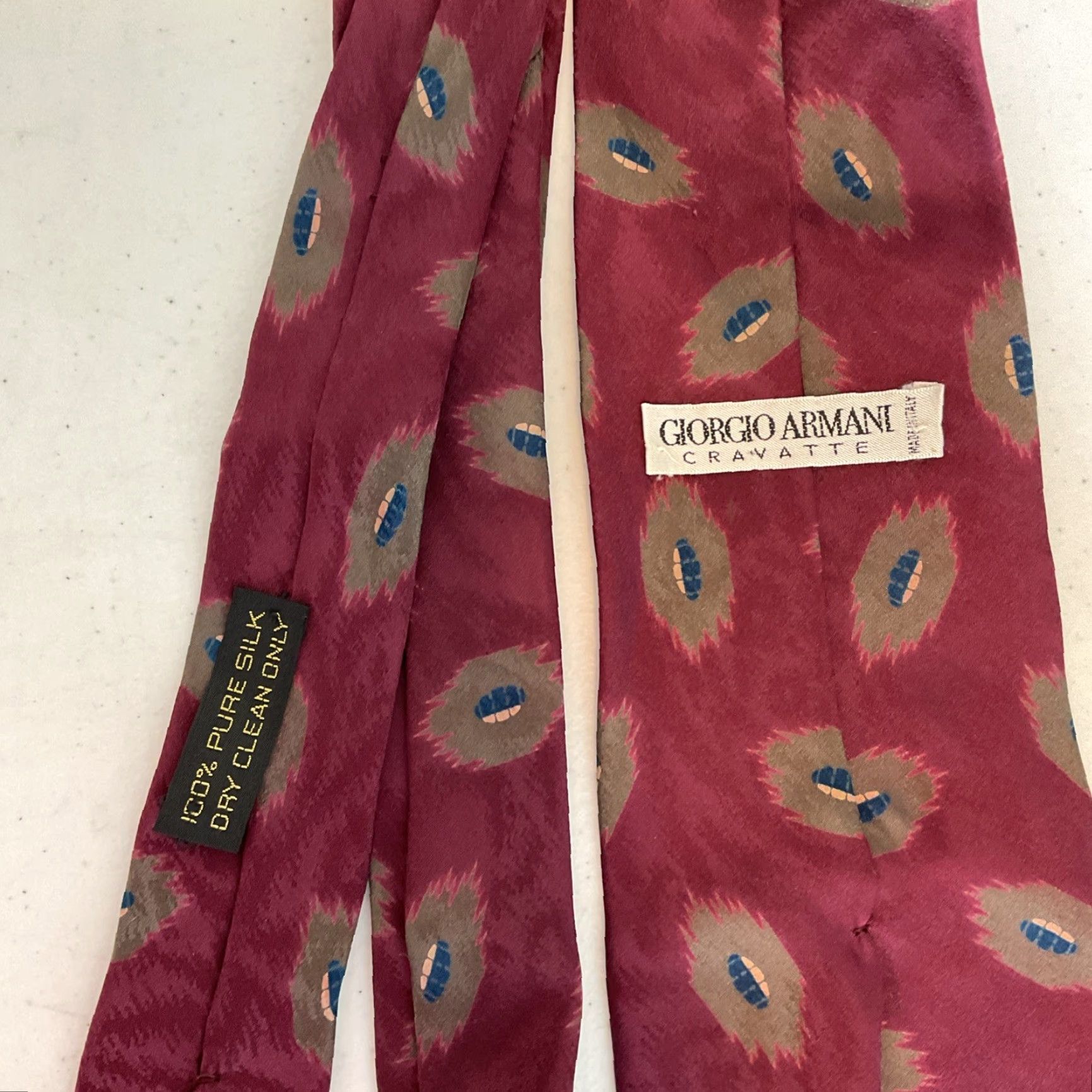 VINTAGE Giorgio Armani Tie Men One Size 56-60 Maroon 100% Silk Abstract Geometric Cravetta Adjustable Italy