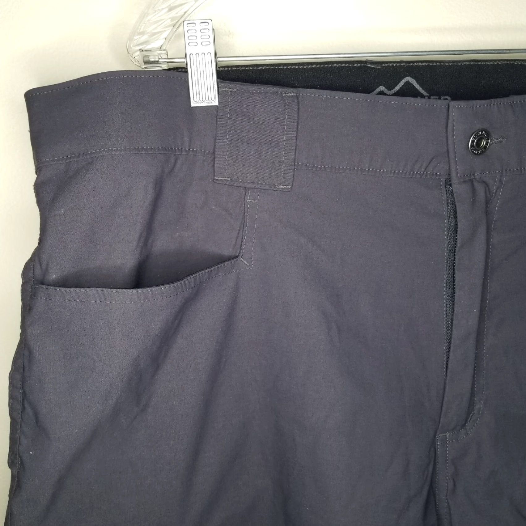 Eddie Bauer Eddie Bauer Cargo Shorts Men Size 40 Gray Stretchy Mens Size US 40 / EU 56 - 2 Thumbnail