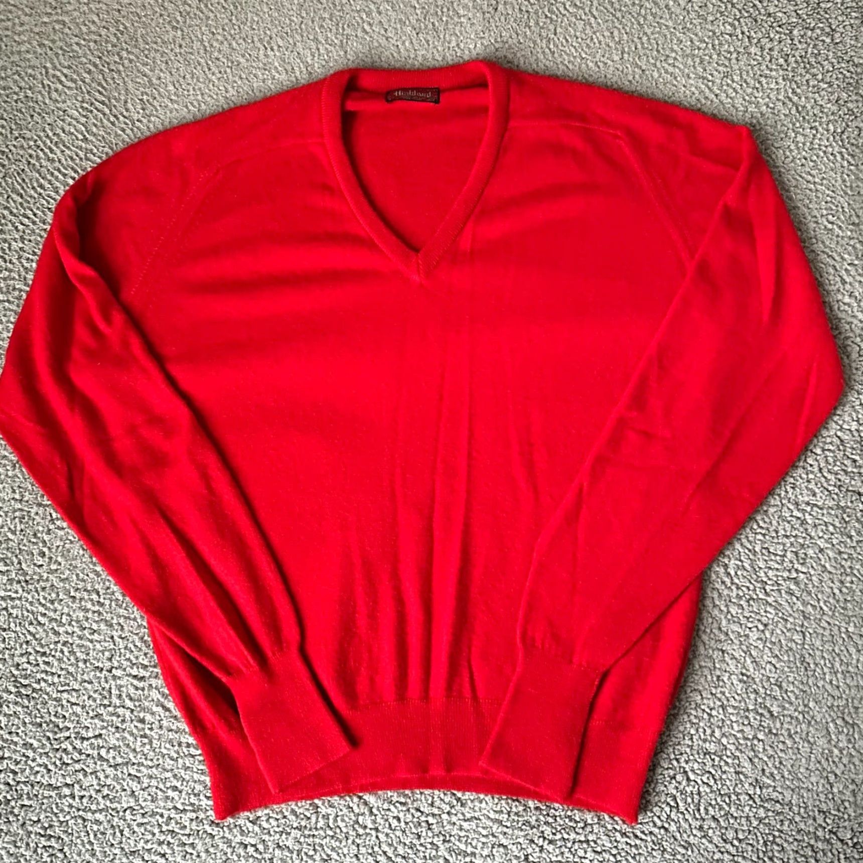 Highland 2000 VINTAGE Highland Sweater Mens XL Red Knit V-Neck Pullover 80s All Seasons Short Description: 70s Theme (Note: Abbreviations kept as in original) Size US XL / EU 56 / 4 - 2 Thumbnail