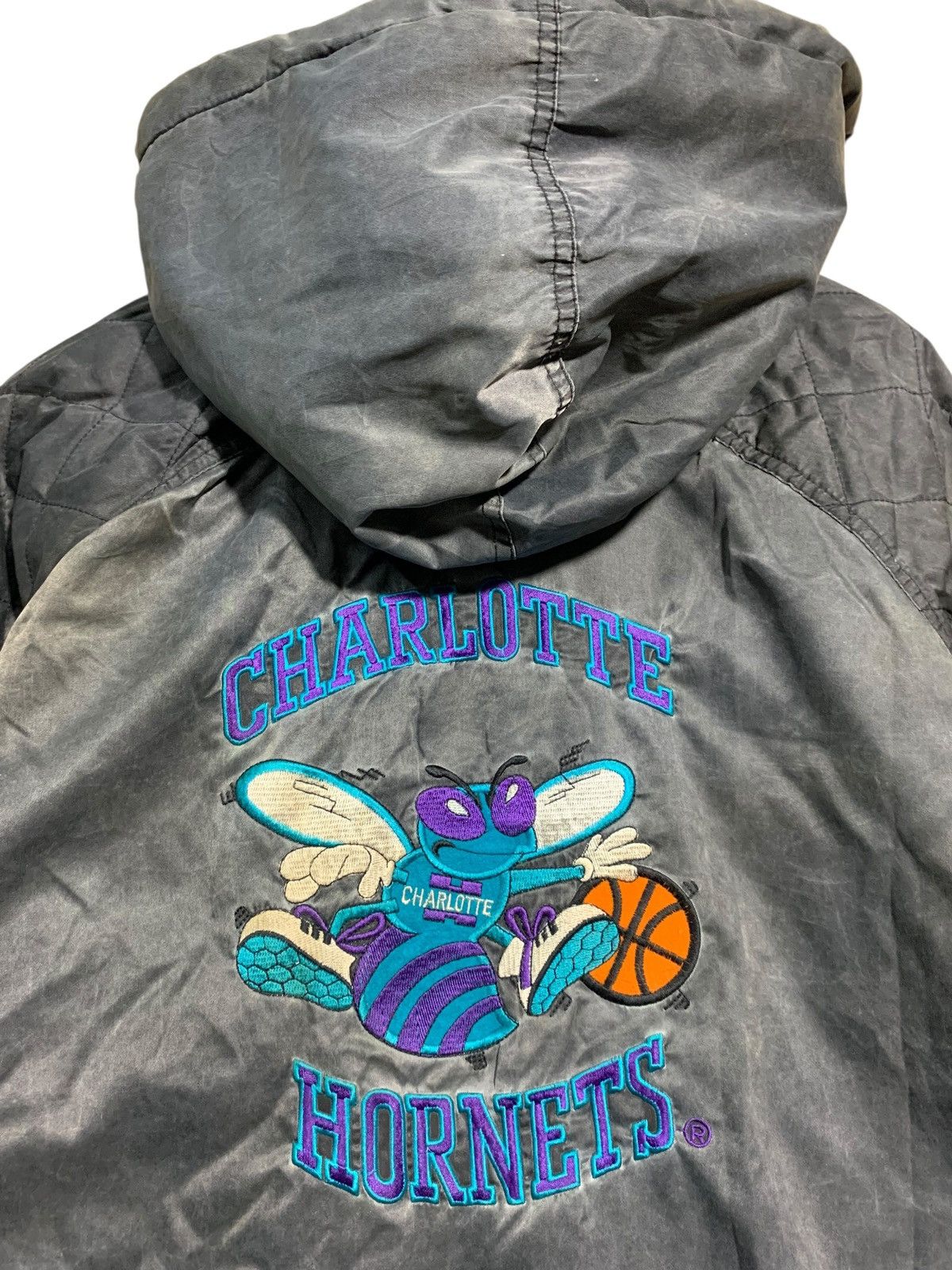 NBA 🔥VTG CHARLOTTE HORNETS NBA HOODIE JACKETS Size US L / EU 52-54 / 3 - 4 Thumbnail
