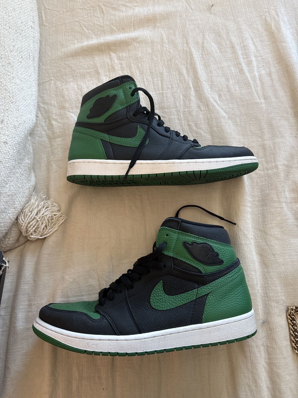 Nike Air Jordan 1 Retro High OG Pine Green / Black Size US 12 / EU 45 - 2 Thumbnail
