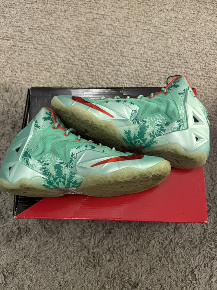 Nike LEBRON X1 “CHRISTMAS” MEN’S Size US 12 / EU 45 - 2 Thumbnail