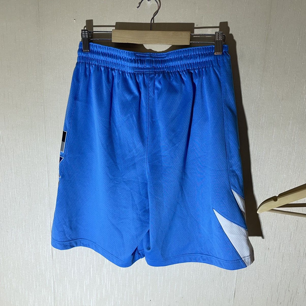 NBA Nike LA Clippers NBA shorts Size US 32 / EU 48 - 9 Thumbnail