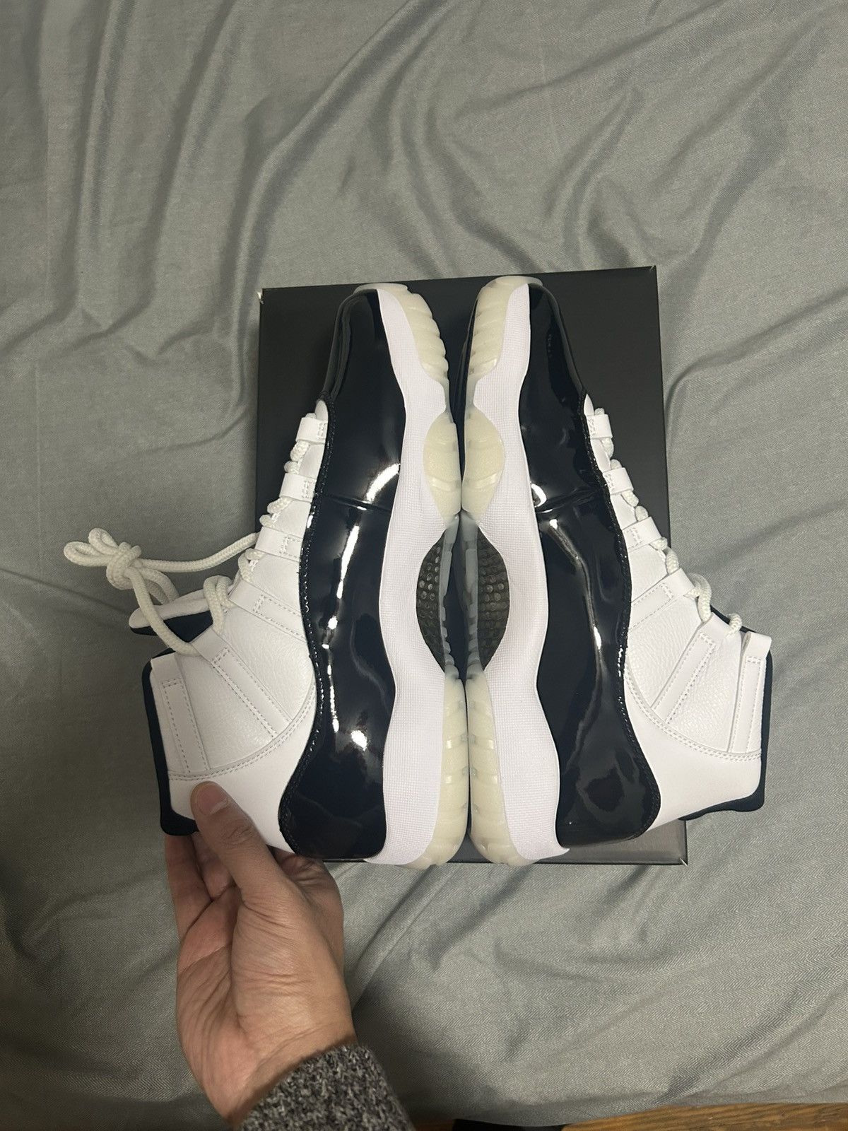 Jordan Brand × Nike Nike Air Jordan Retro 11 Gratitude Size 10.5 Size US 10.5 / EU 43-44 - 2 Thumbnail