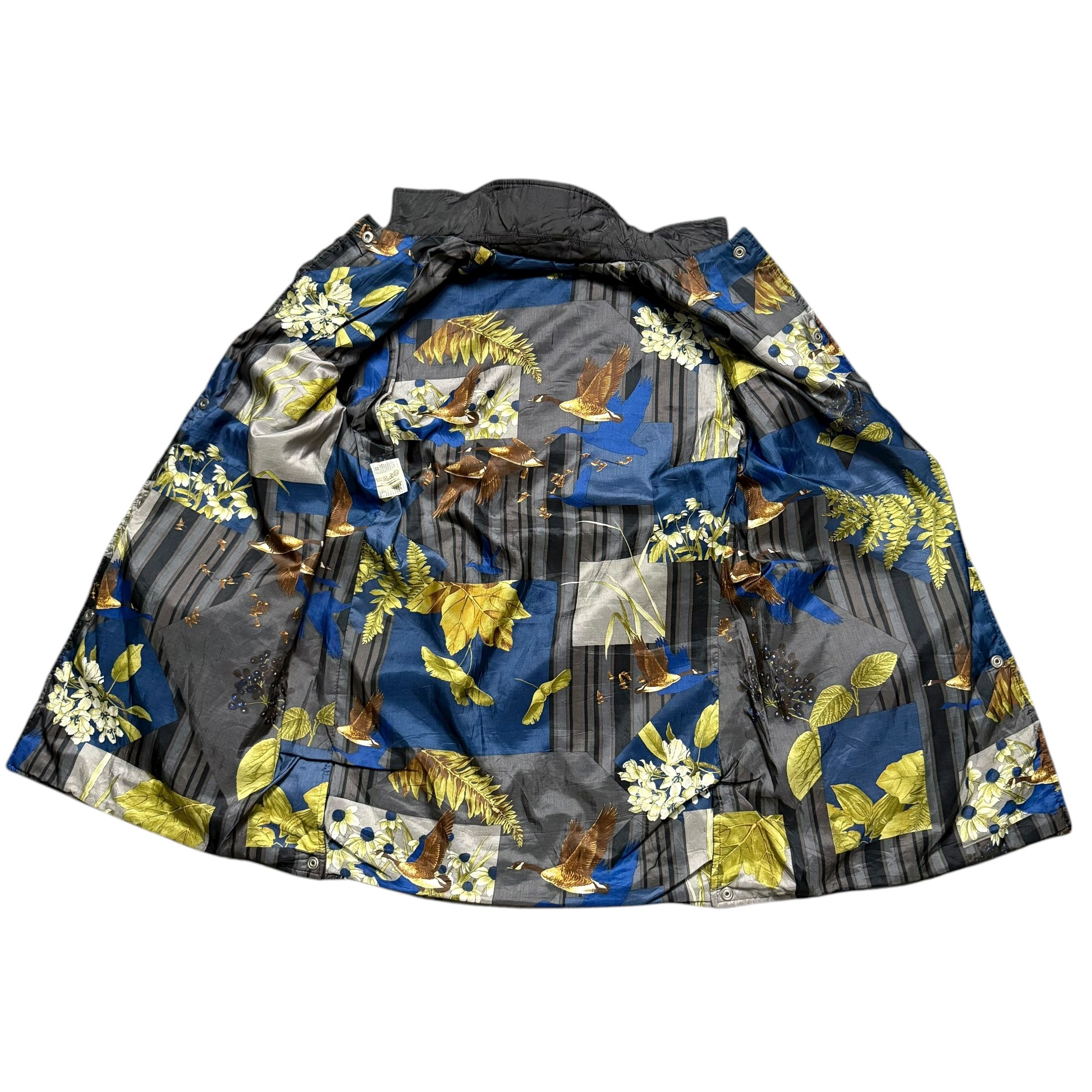 Salvatore Ferragamo Vintage Salvatore Ferragamo Quilted Fullprint Silk Jacket Size US XS / EU 42 / 0 - 2 Thumbnail