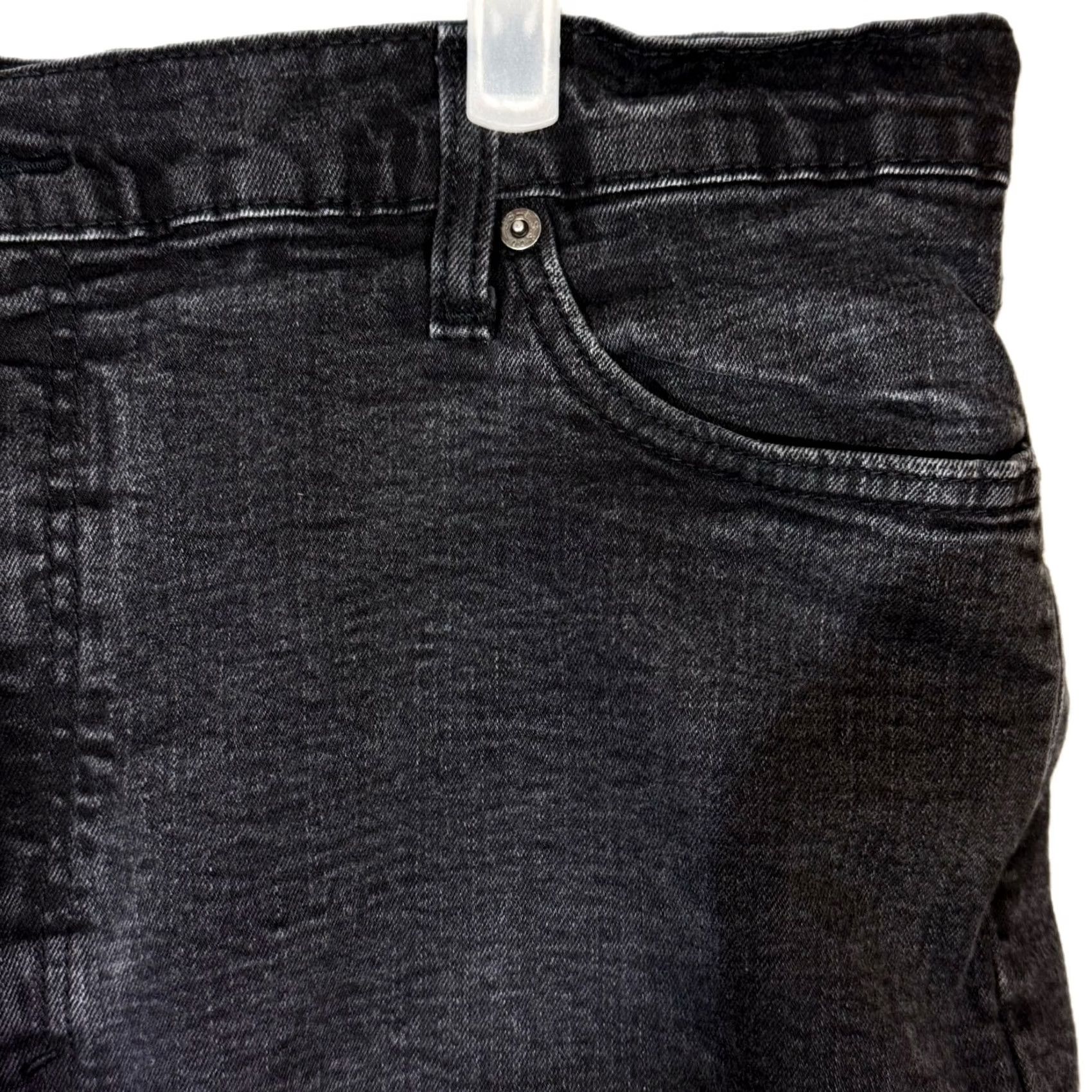 Levi's VINTAGE? Levi’s 541 Men’s Jeans 42x30 Black Denim Stretch Mid-Rise Straight Leg Mens Jeans Black Denimi Stretch Denim Jeans 541 Modern Outdoor Theme Size US 42 / EU 58 - 4 Thumbnail