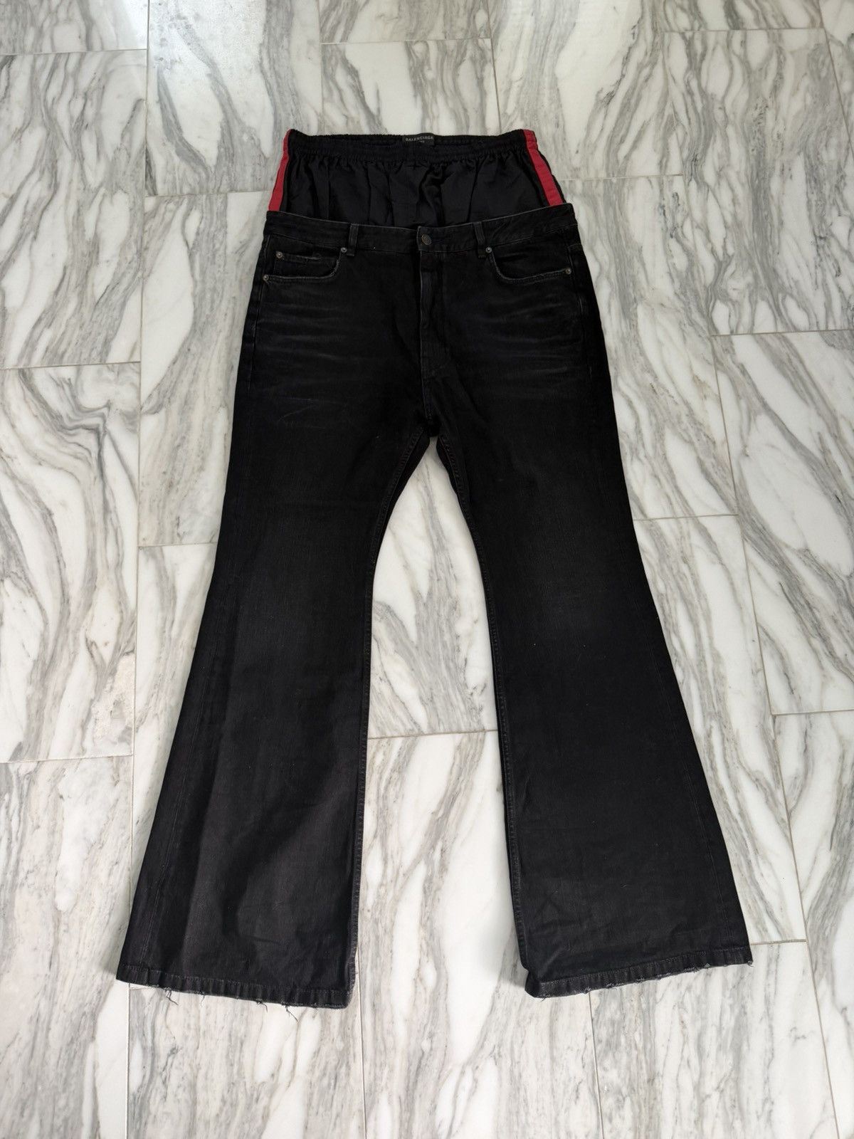 Balenciaga Balenciaga black sag denim ( black and red) Size US 36 / EU 52 - 1 Thumbnail