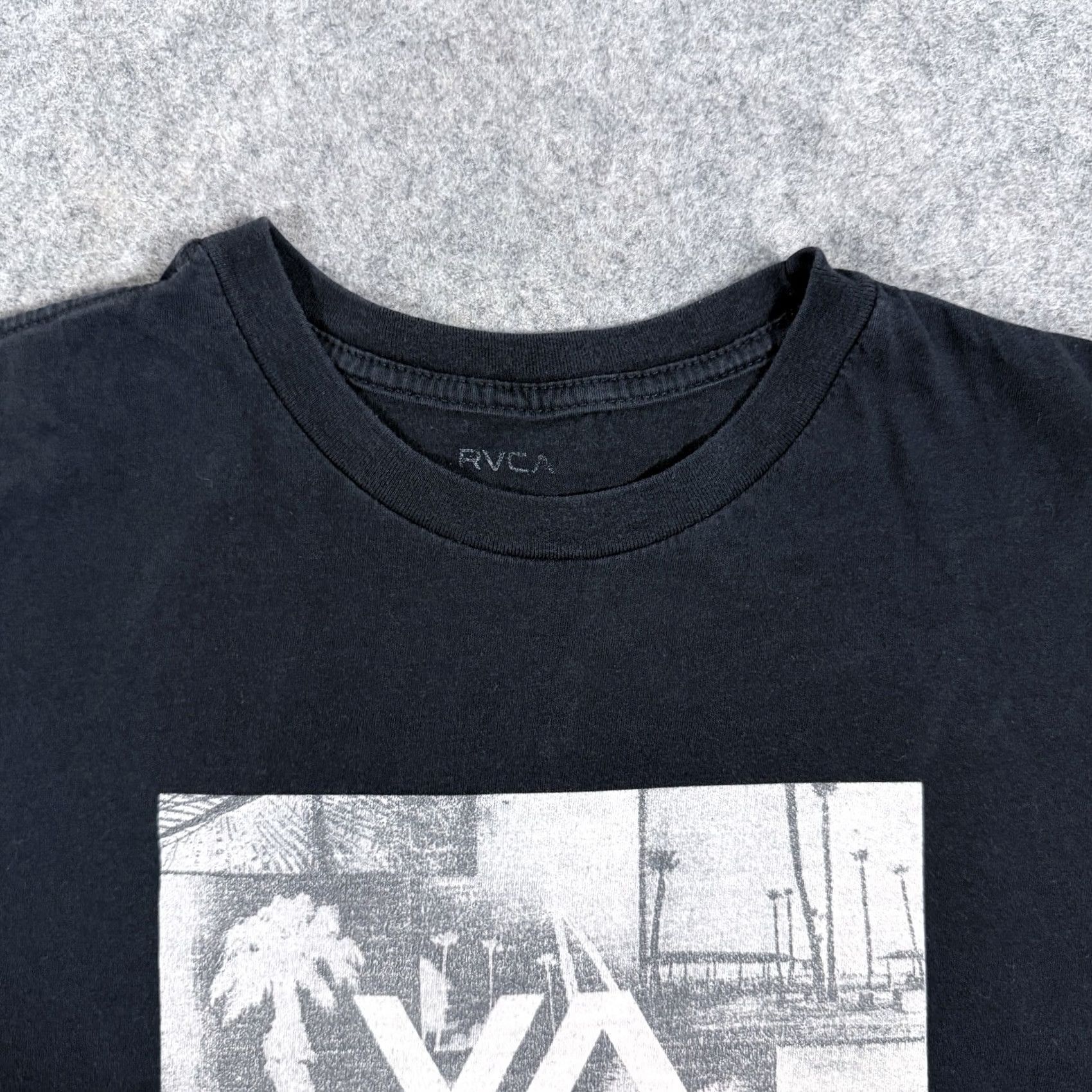 RVCA RVCA VA Graphic T-Shirt Men's Crewneck Short Sleeve Regular Fit Black Medium Size US M / EU 48-50 / 2 - 4 Thumbnail