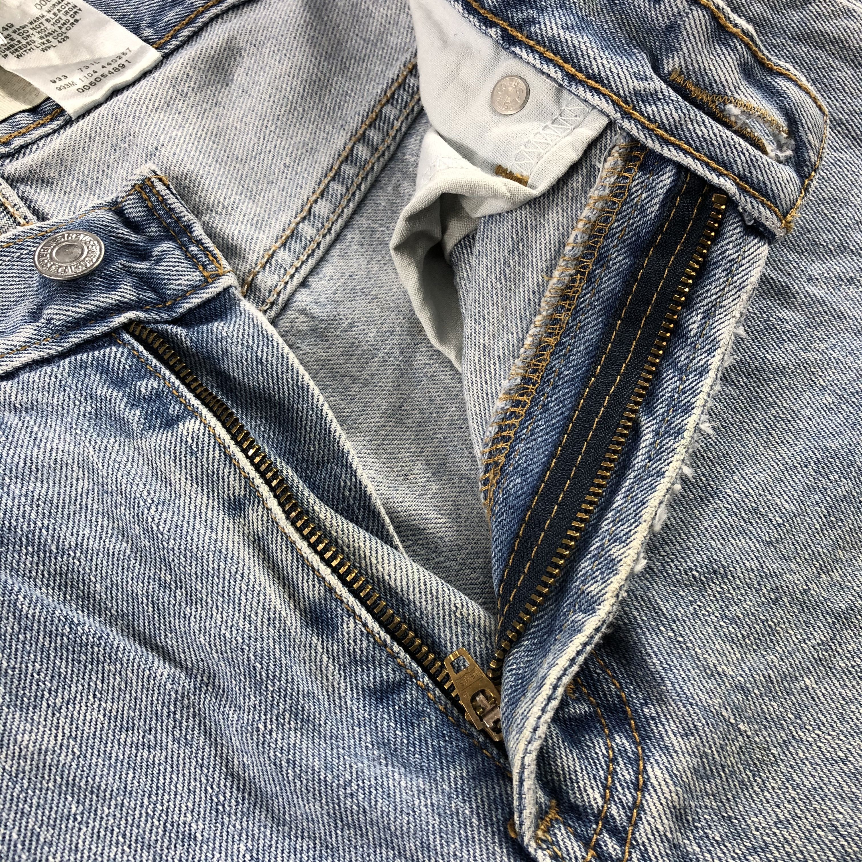 Levi's × Vintage Vintage Light Wash Levis 505 Jeans-JM3106 Size US 30 / EU 46 - 9 Thumbnail