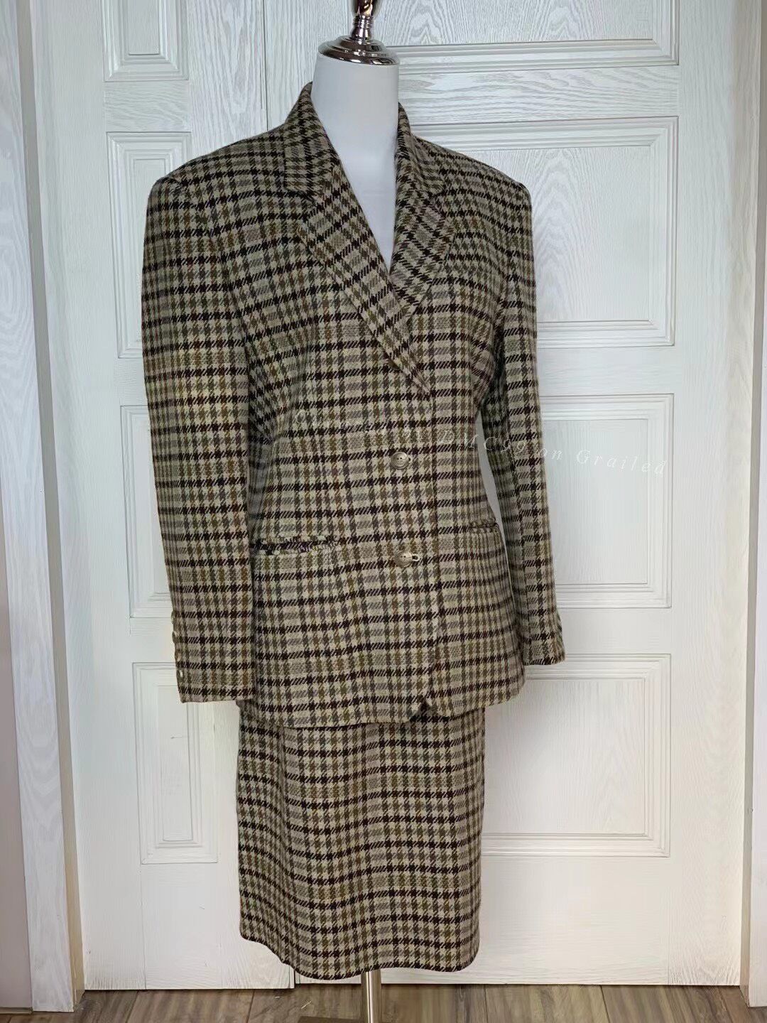 Calvin Klein Calvin Klein Vintage Wool Suit Size M / US 6-8 / IT 42-44 - 1 Thumbnail